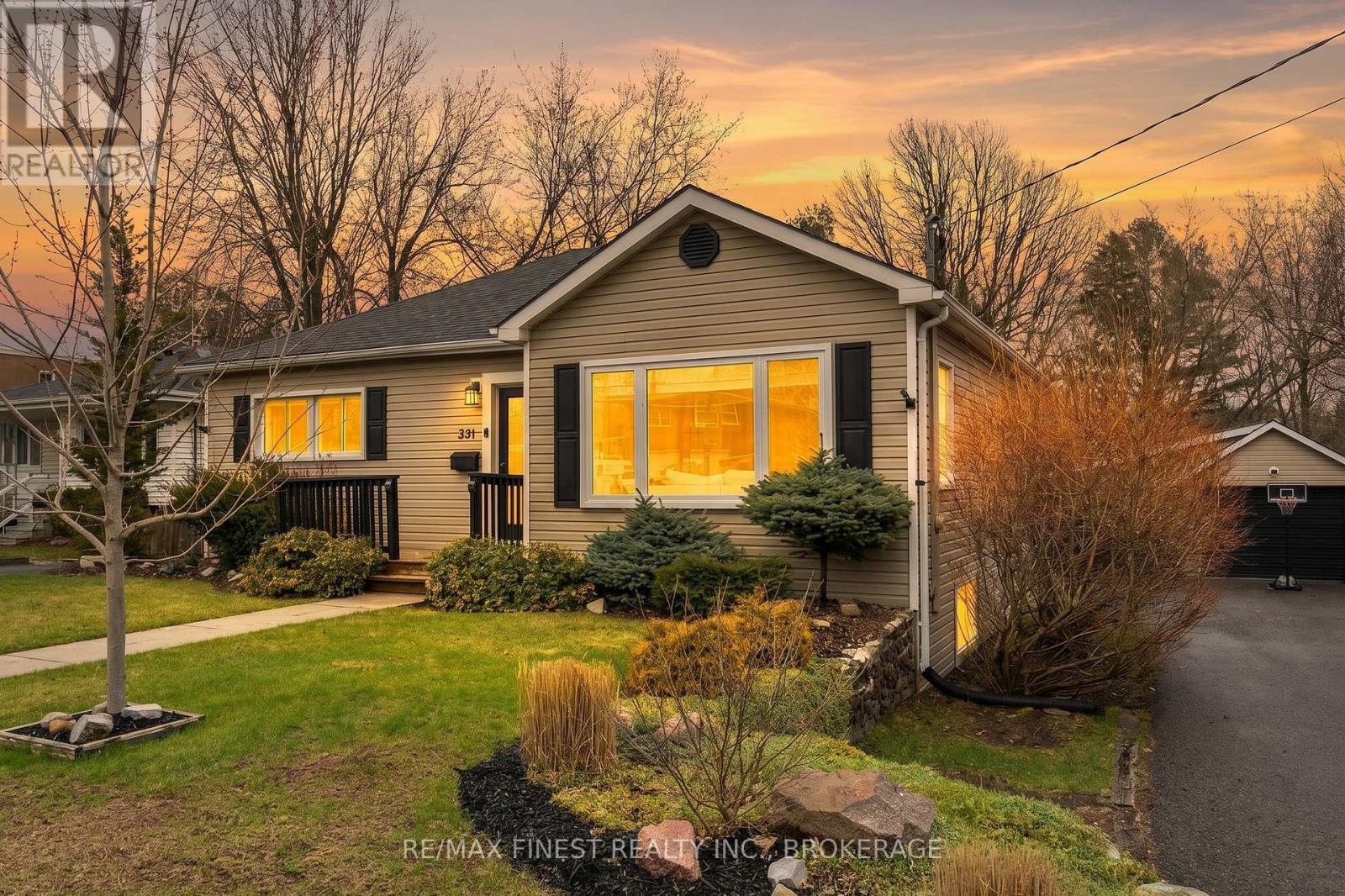 391 Mowat Avenue, Kingston, Ontario  K7M 1L2 - Photo 1 - X13012108