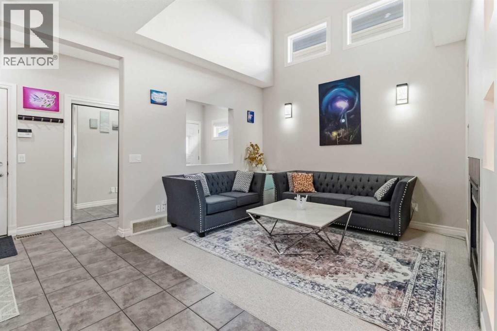 19 Saddleland Drive, Calgary, Alberta  T3J 5J3 - Photo 8 - A2301028