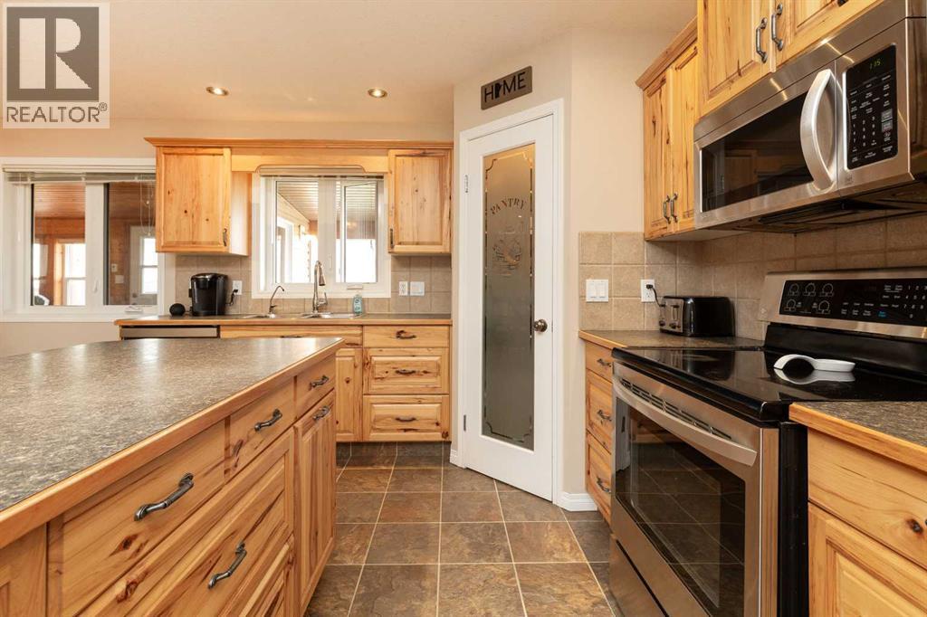 910 Centennial Avenue, Nobleford, Alberta  T0L 1S0 - Photo 12 - A2302180