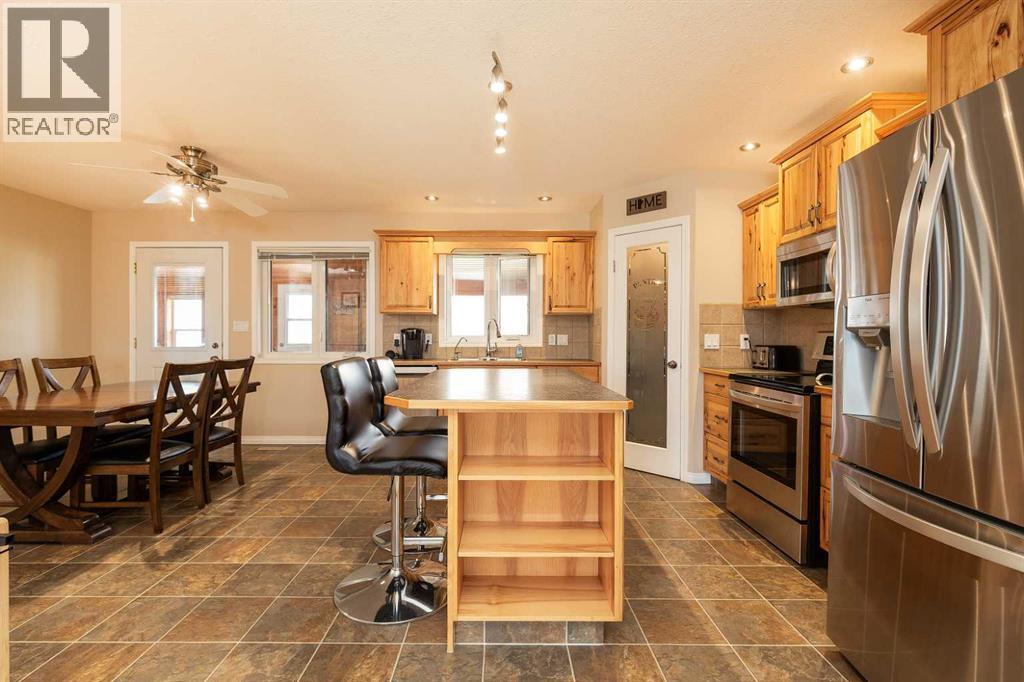 910 Centennial Avenue, Nobleford, Alberta  T0L 1S0 - Photo 9 - A2302180