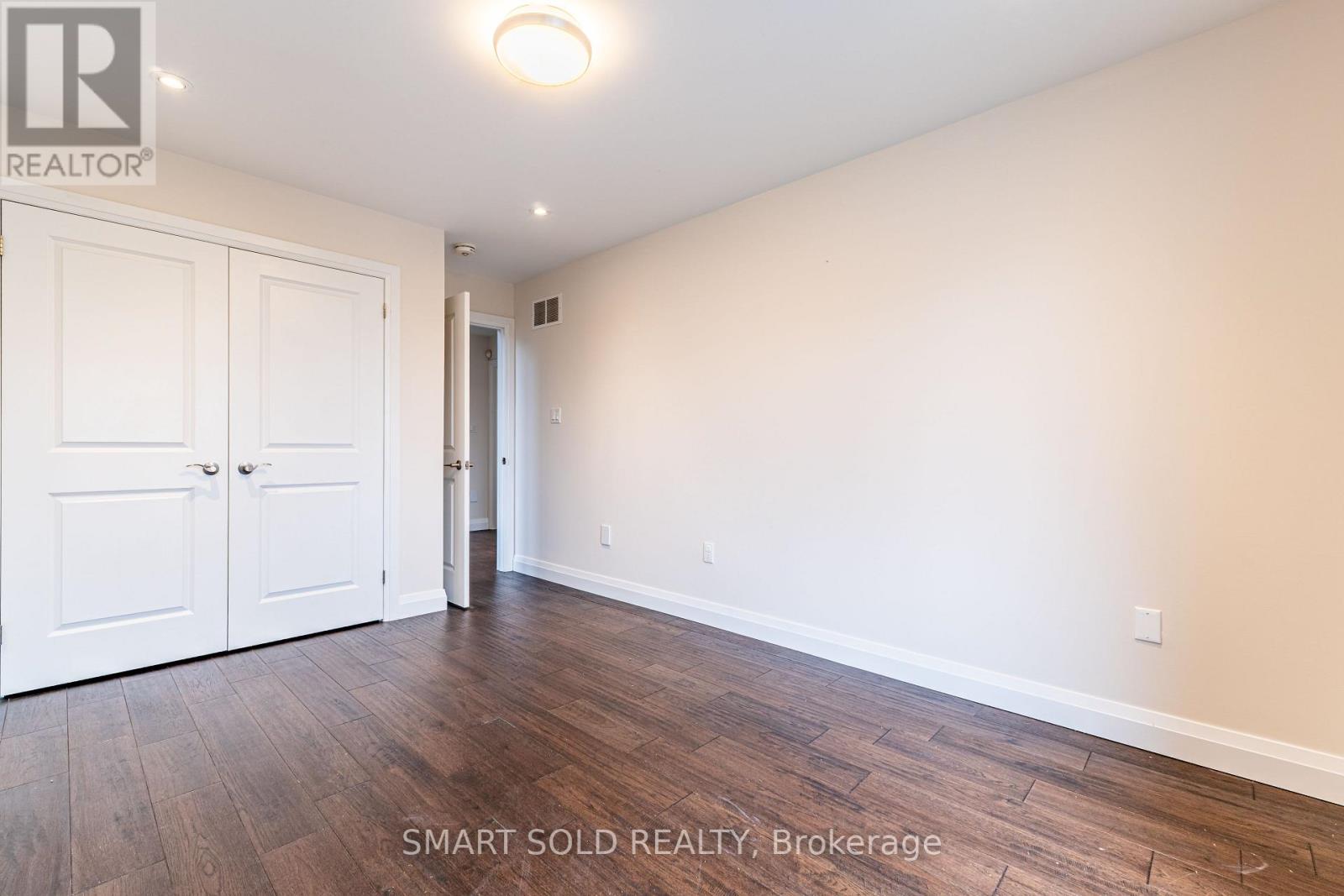 Upper - 16 Enfield Avenue, Toronto, Ontario  M8W 1T8 - Photo 15 - W13012046