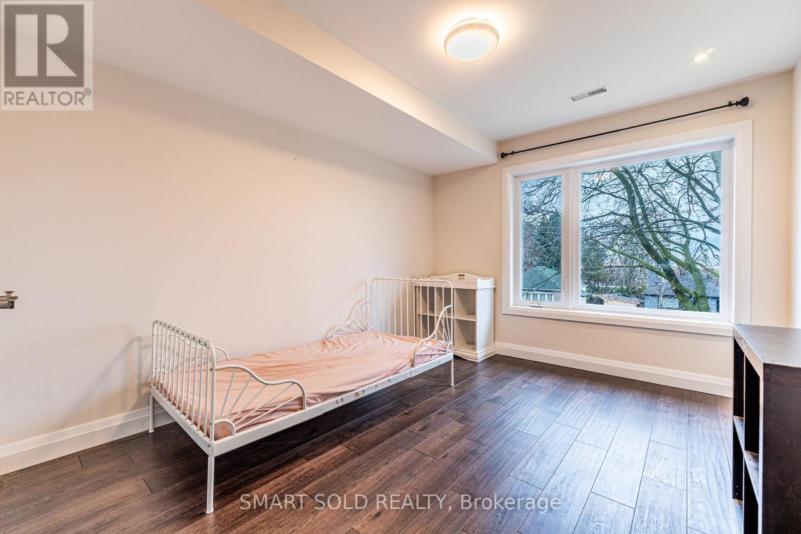 Upper - 16 Enfield Avenue, Toronto, Ontario  M8W 1T8 - Photo 16 - W13012046