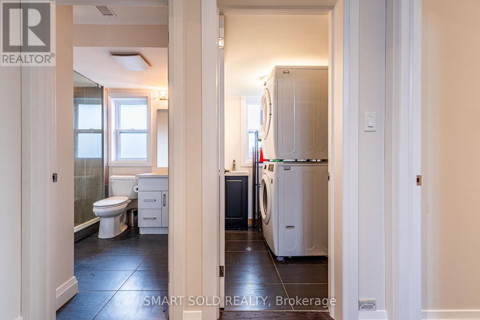 Upper - 16 Enfield Avenue, Toronto, Ontario  M8W 1T8 - Photo 19 - W13012046