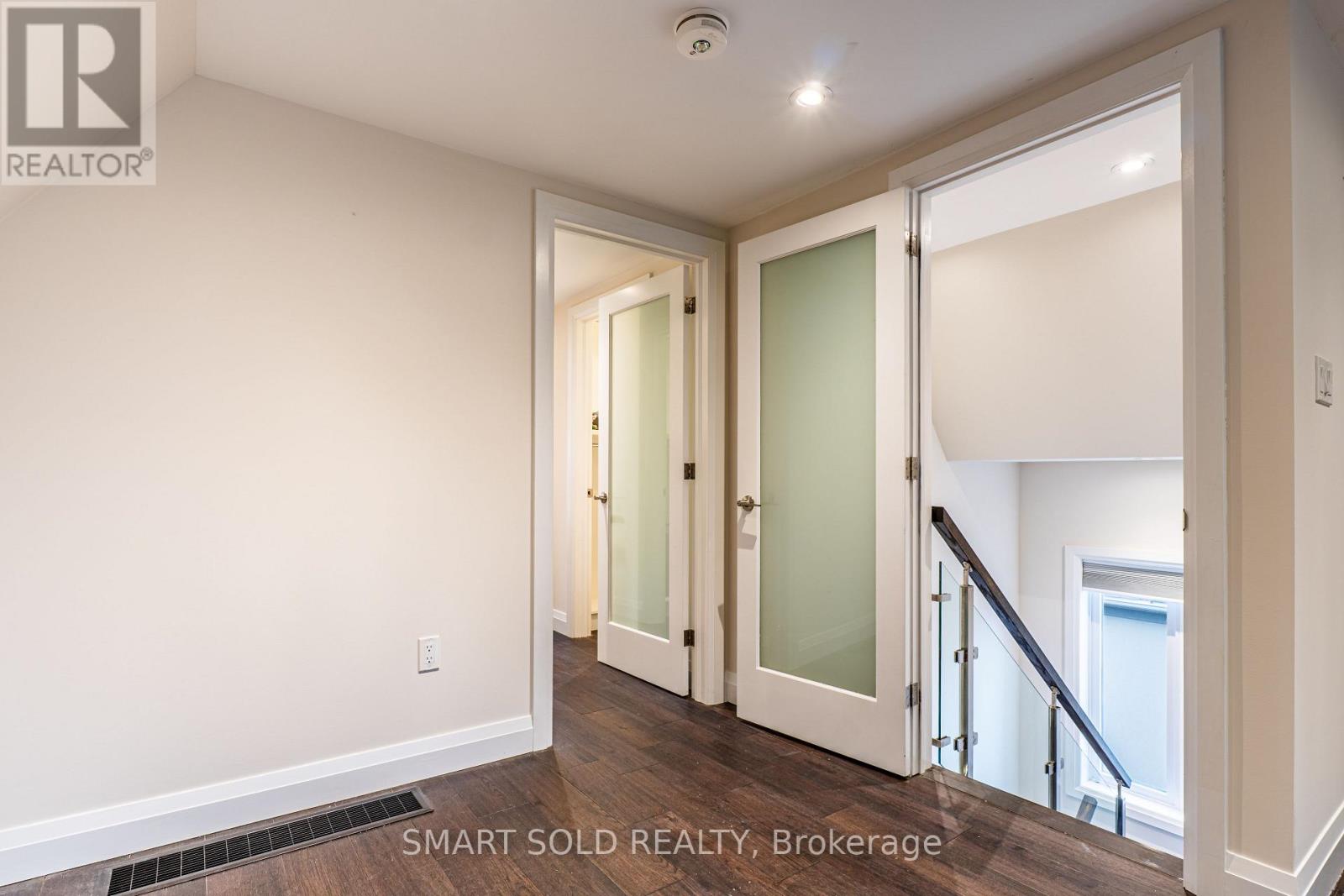 Upper - 16 Enfield Avenue, Toronto, Ontario  M8W 1T8 - Photo 25 - W13012046