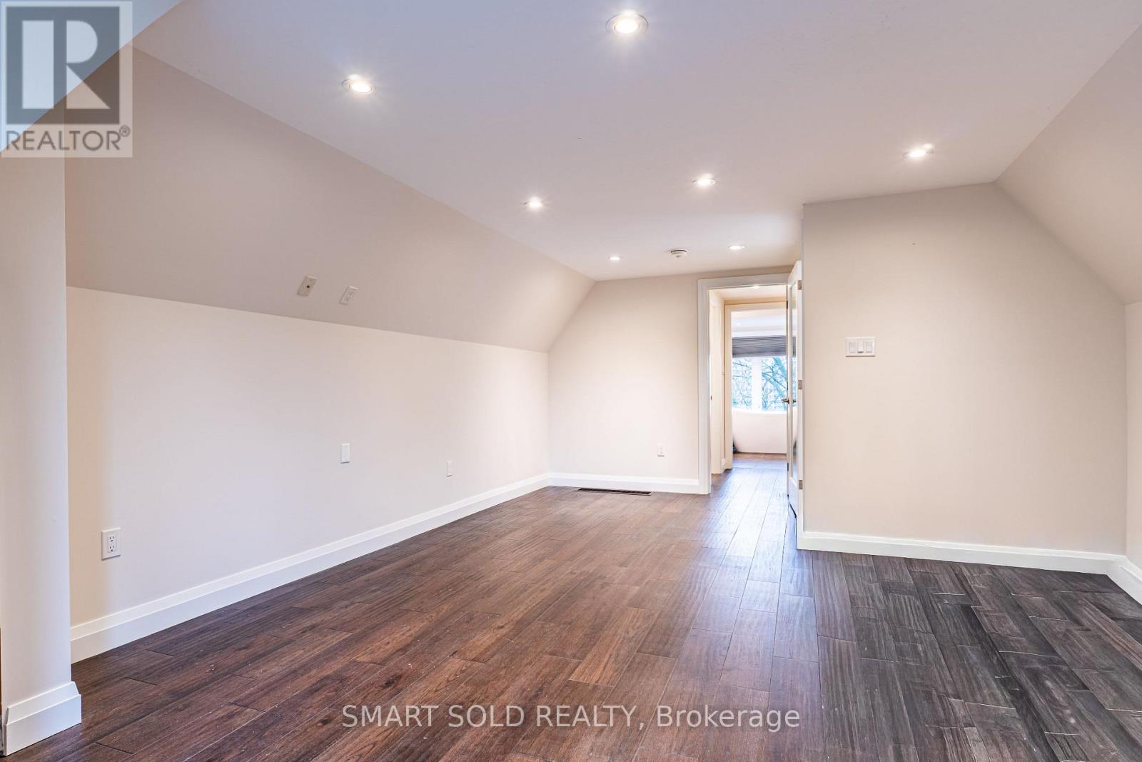 Upper - 16 Enfield Avenue, Toronto, Ontario  M8W 1T8 - Photo 27 - W13012046