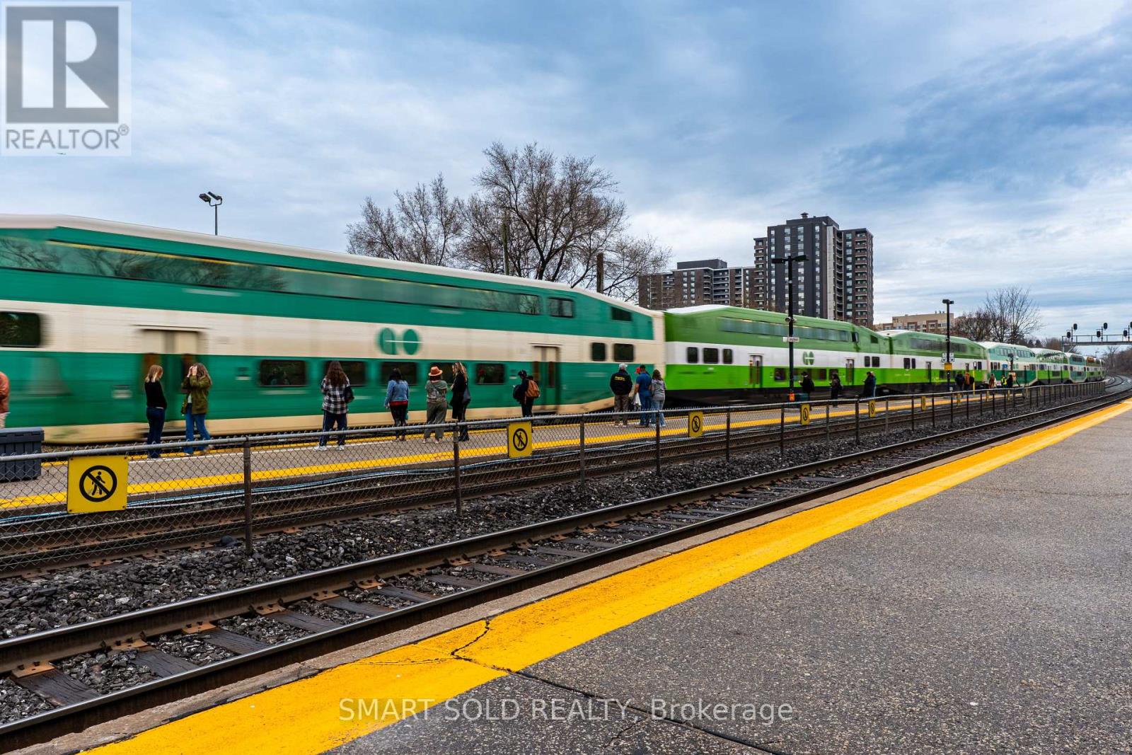 Upper - 16 Enfield Avenue, Toronto, Ontario  M8W 1T8 - Photo 35 - W13012046