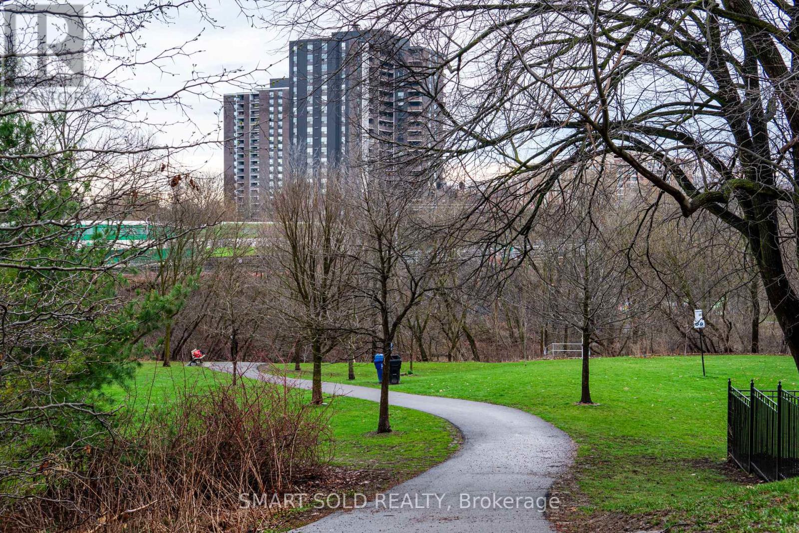 Upper - 16 Enfield Avenue, Toronto, Ontario  M8W 1T8 - Photo 36 - W13012046