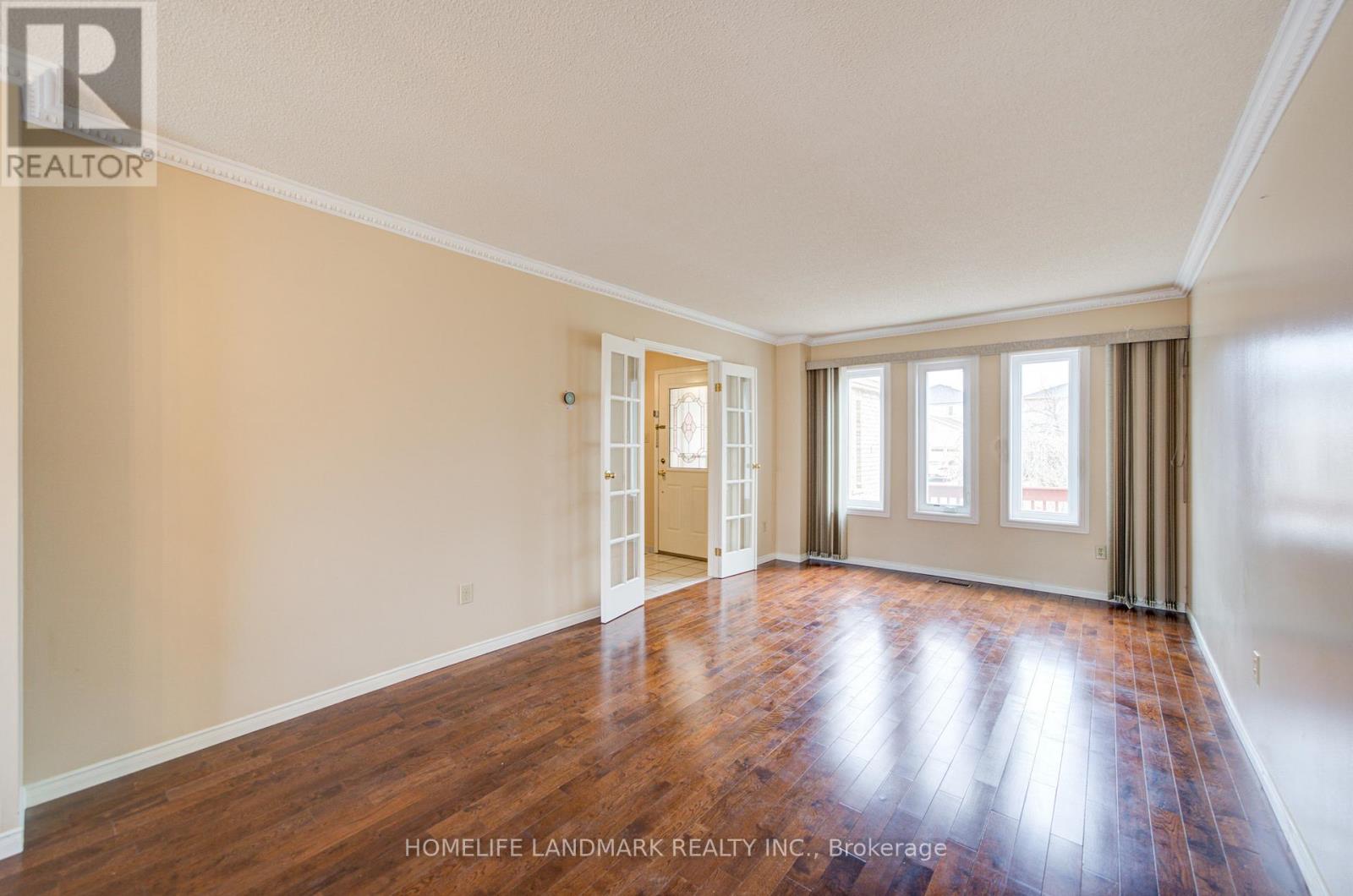 9 Duggan Drive, Brampton, Ontario  L6Y 4K8 - Photo 5 - W13012062