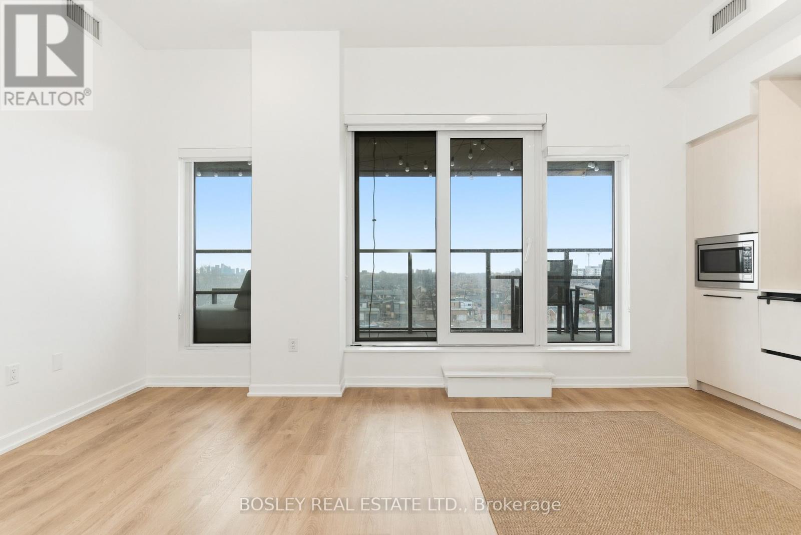 502 - 10 GRAPHOPHONE GROVE, Toronto, Ontario