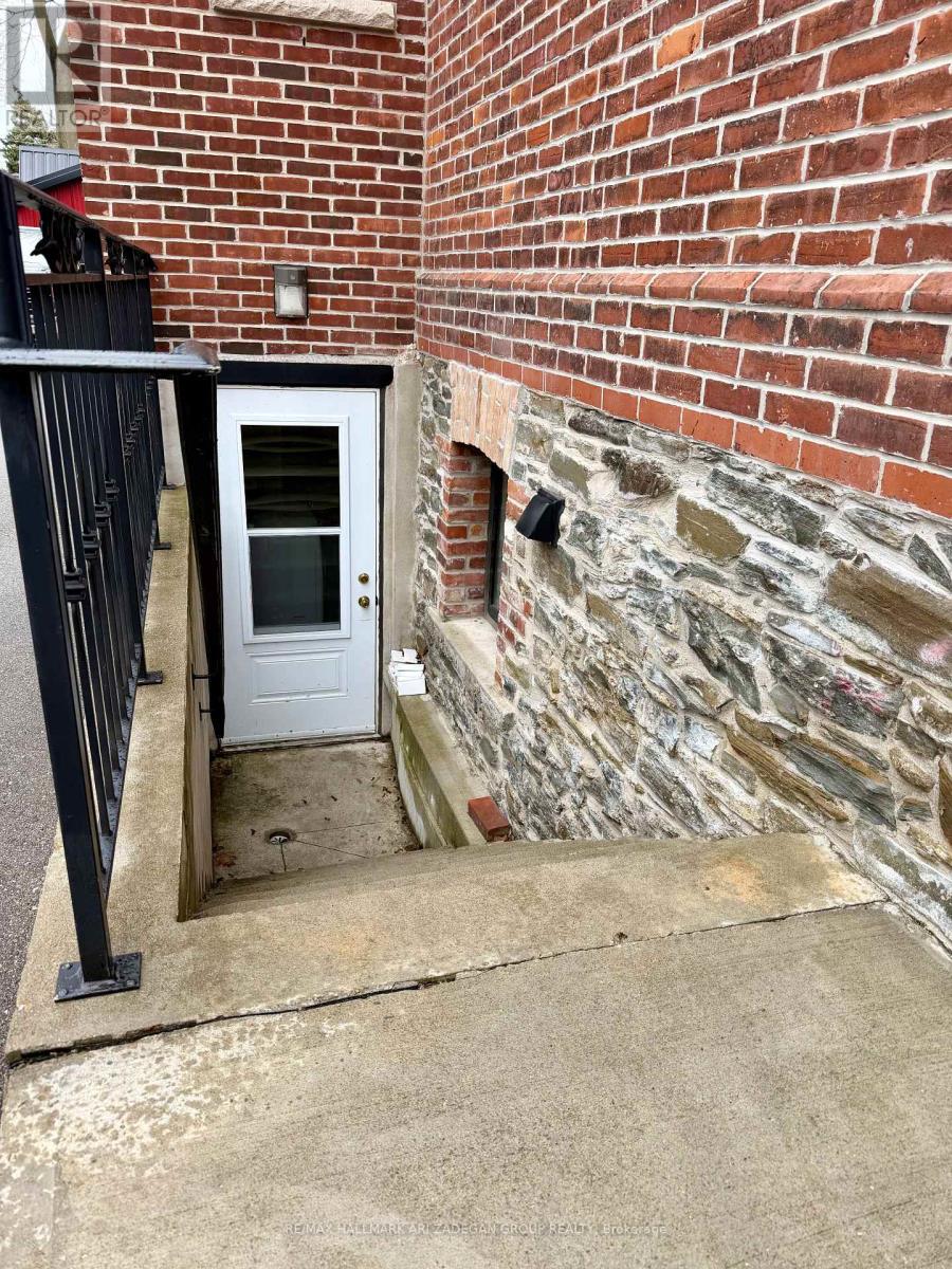 Lower - 153 Queens Drive, Toronto, Ontario  M9N 2H5 - Photo 11 - W13012074