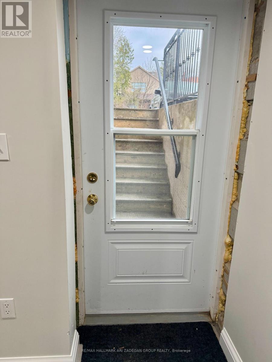 Lower - 153 Queens Drive, Toronto, Ontario  M9N 2H5 - Photo 12 - W13012074