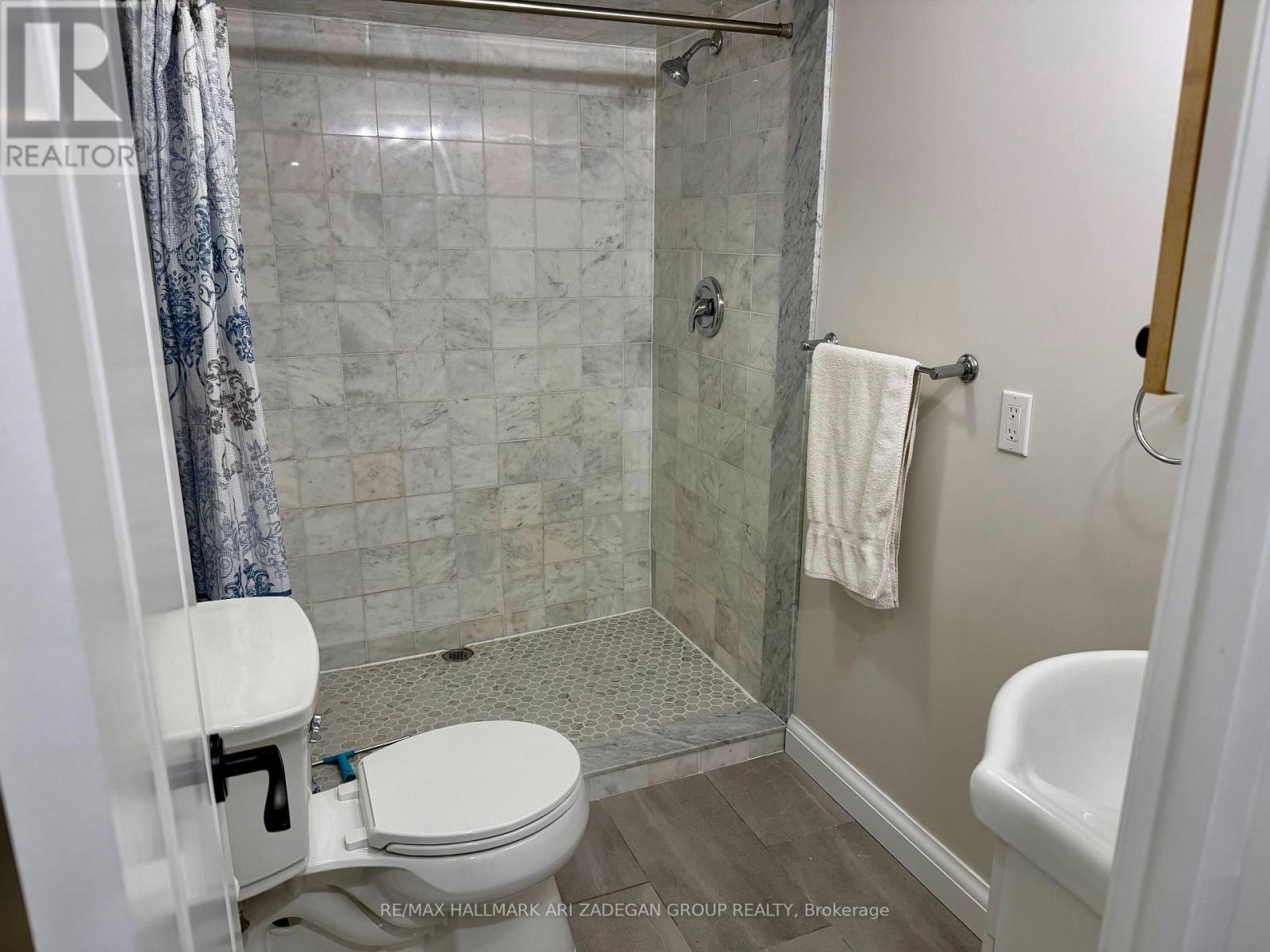 Lower - 153 Queens Drive, Toronto, Ontario  M9N 2H5 - Photo 6 - W13012074