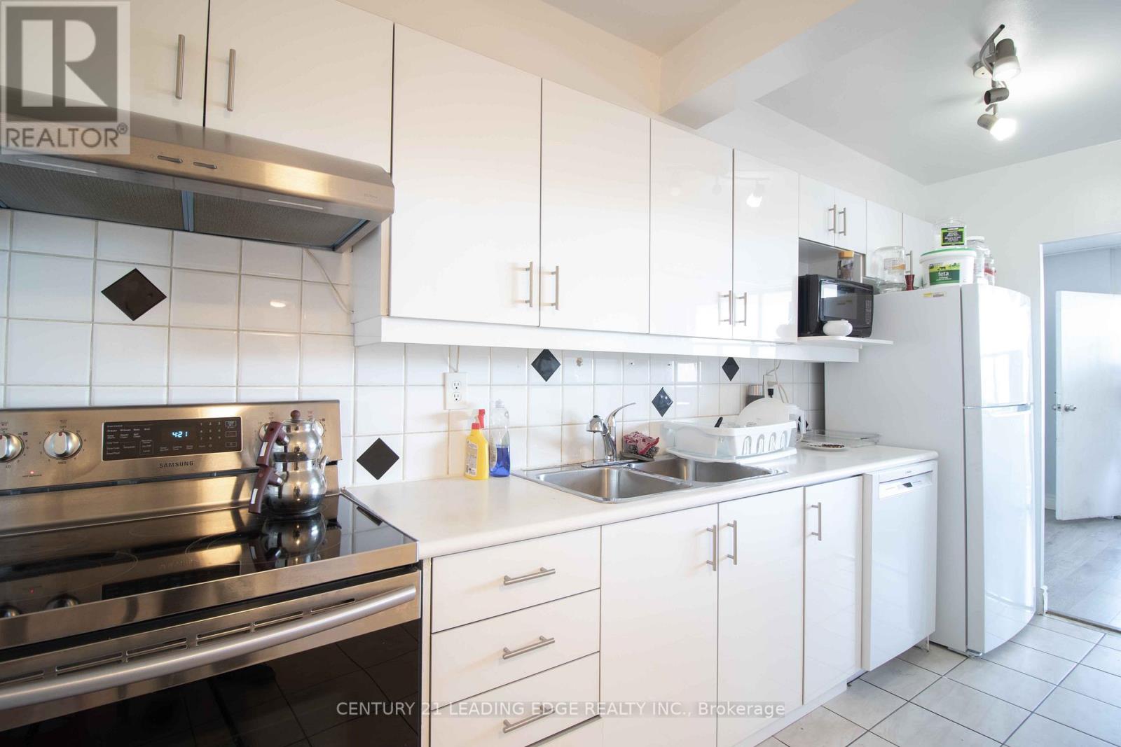 703 - 80 Grandravine Drive, Toronto (York University Heights), Ontario  M3J 1B2 - Photo 8 - W13012134