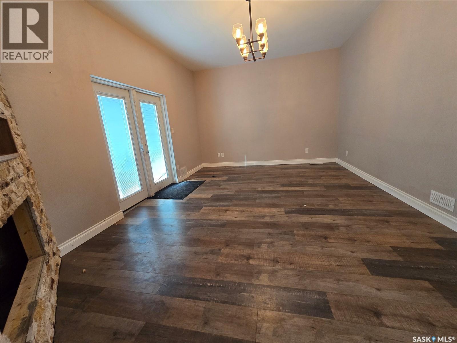 523 King Street, Weyburn, Saskatchewan  S4H 0P8 - Photo 11 - SK033230