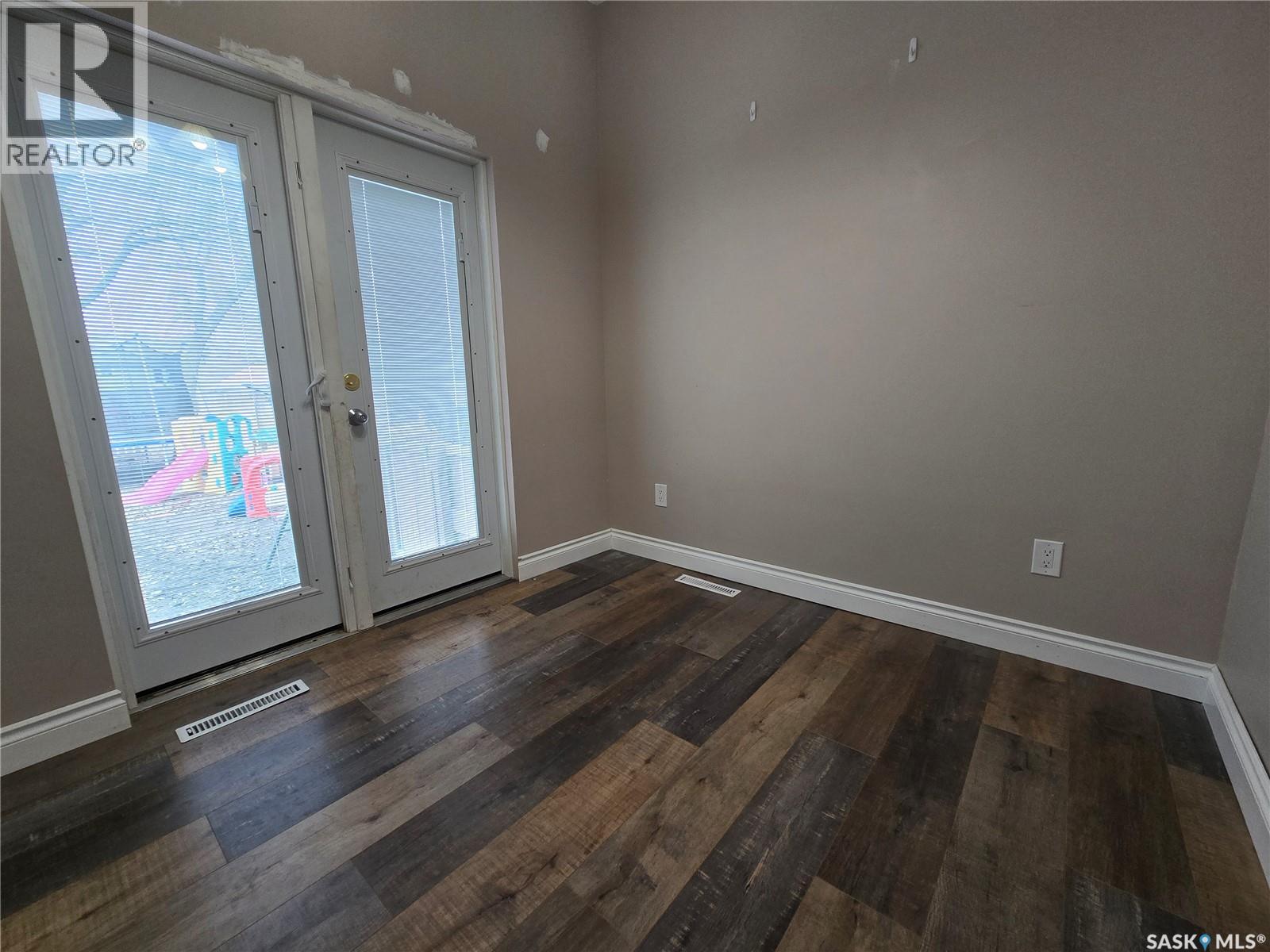 523 King Street, Weyburn, Saskatchewan  S4H 0P8 - Photo 14 - SK033230