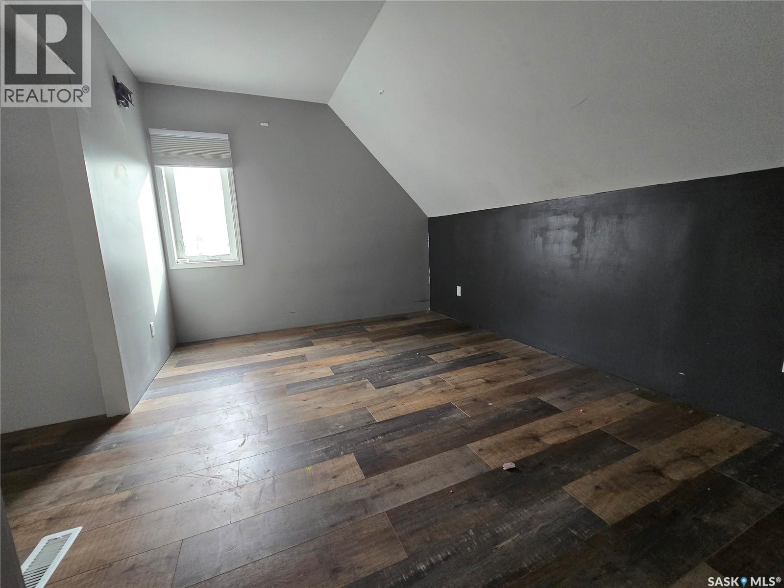 523 King Street, Weyburn, Saskatchewan  S4H 0P8 - Photo 20 - SK033230