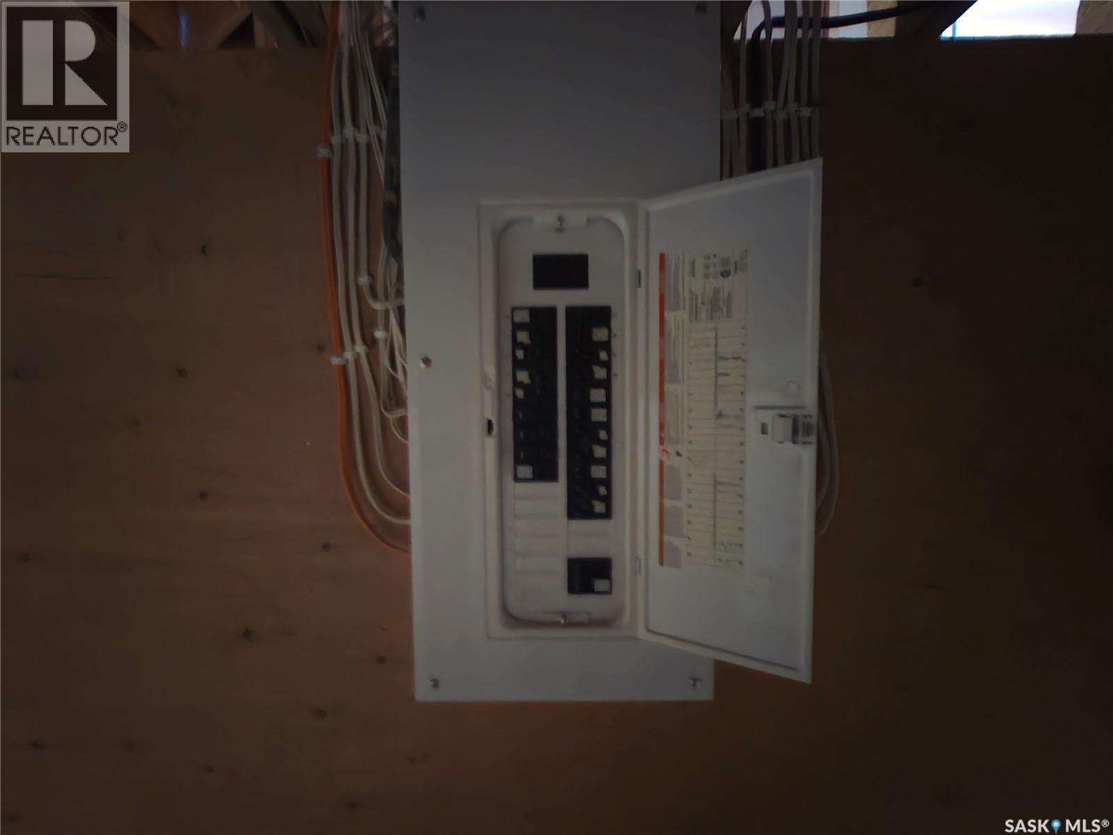 523 King Street, Weyburn, Saskatchewan  S4H 0P8 - Photo 22 - SK033230