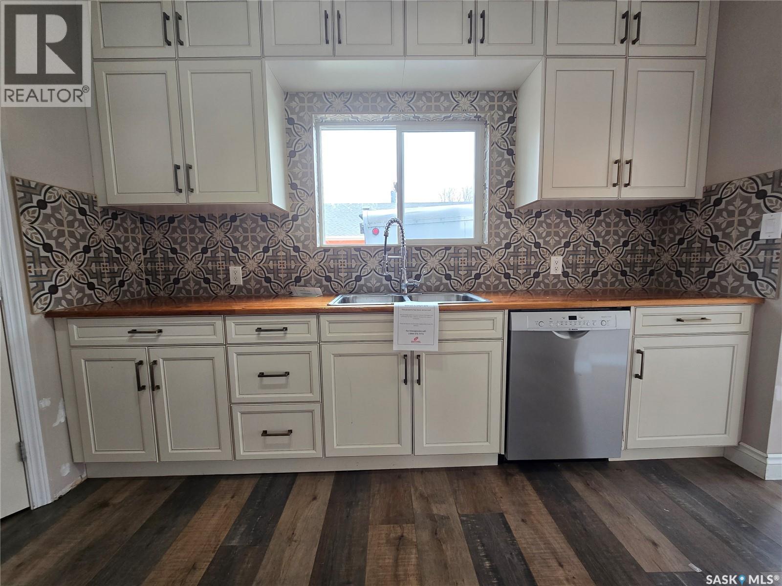 523 King Street, Weyburn, Saskatchewan  S4H 0P8 - Photo 4 - SK033230