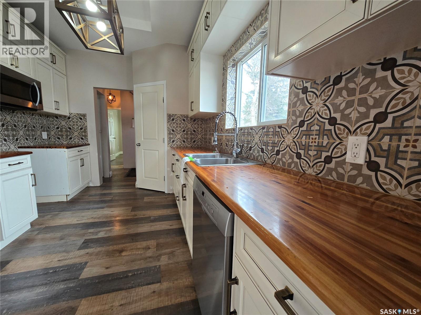 523 King Street, Weyburn, Saskatchewan  S4H 0P8 - Photo 5 - SK033230