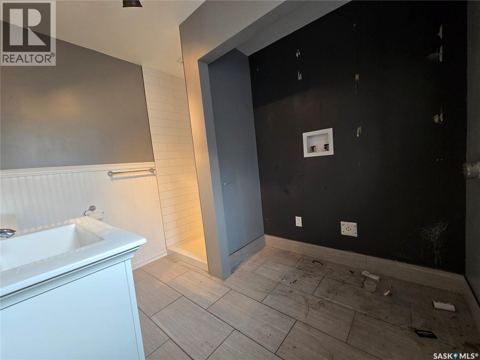 523 King Street, Weyburn, Saskatchewan  S4H 0P8 - Photo 9 - SK033230