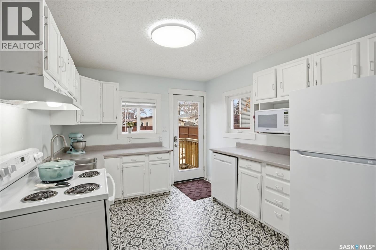 2532 Kelvin Avenue, Saskatoon, Saskatchewan  S7J 0T7 - Photo 12 - SK033219