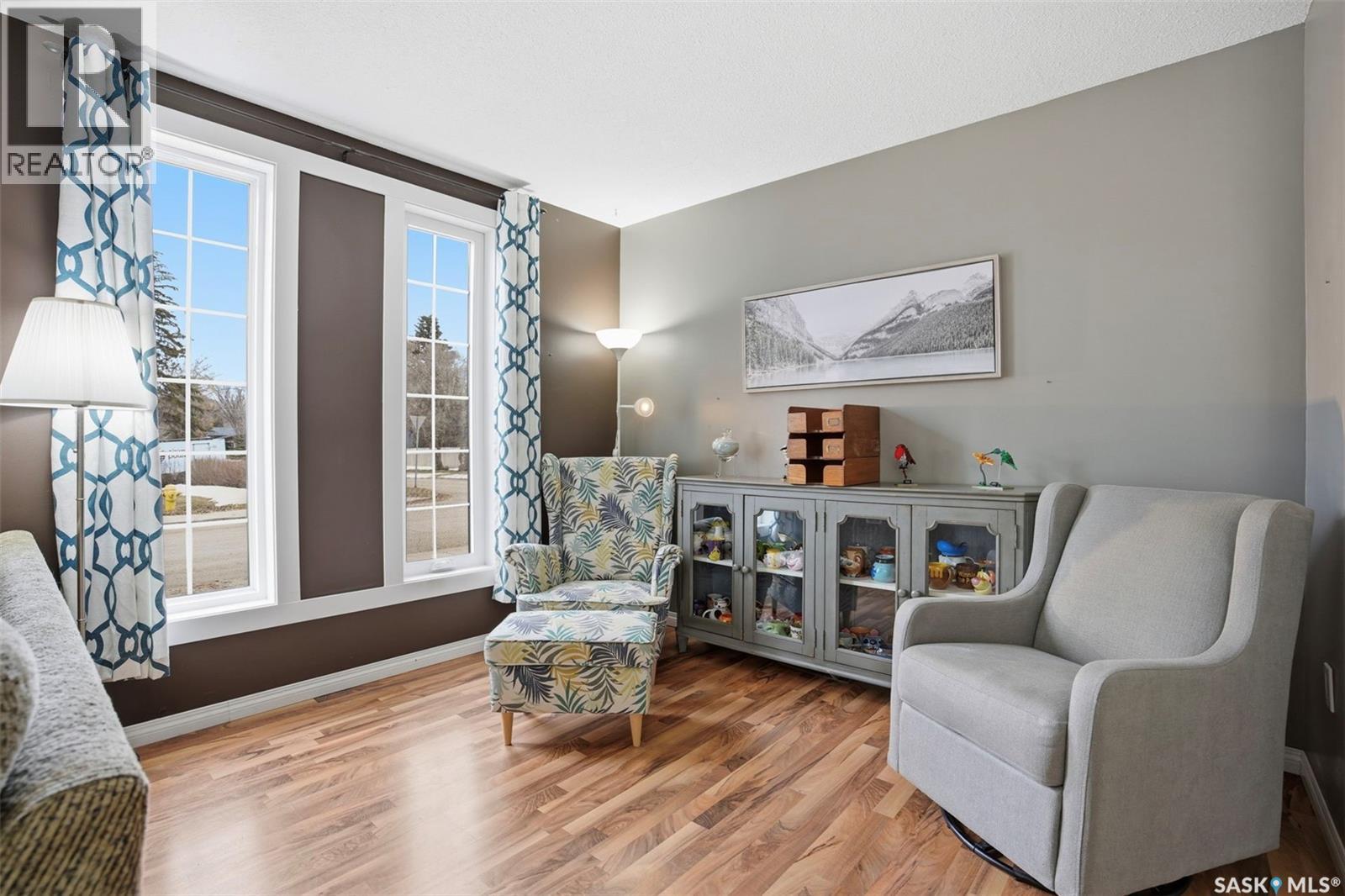 2532 Kelvin Avenue, Saskatoon, Saskatchewan  S7J 0T7 - Photo 3 - SK033219