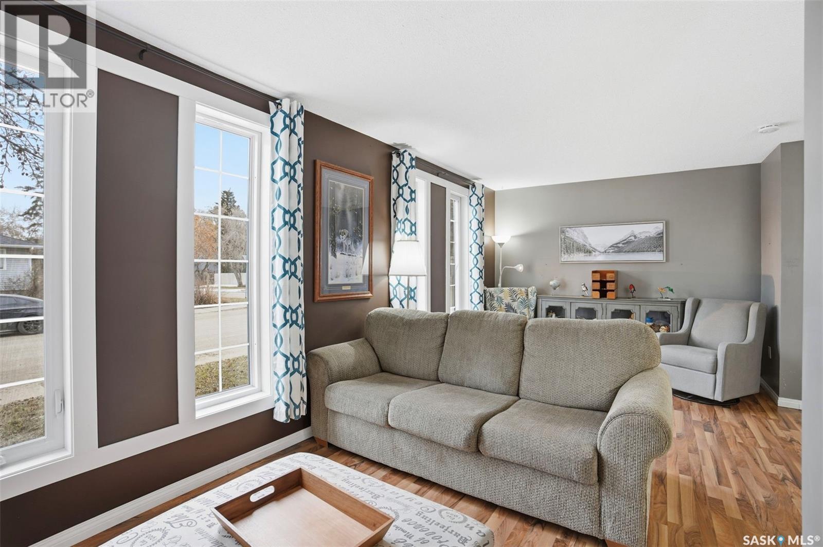 2532 Kelvin Avenue, Saskatoon, Saskatchewan  S7J 0T7 - Photo 5 - SK033219