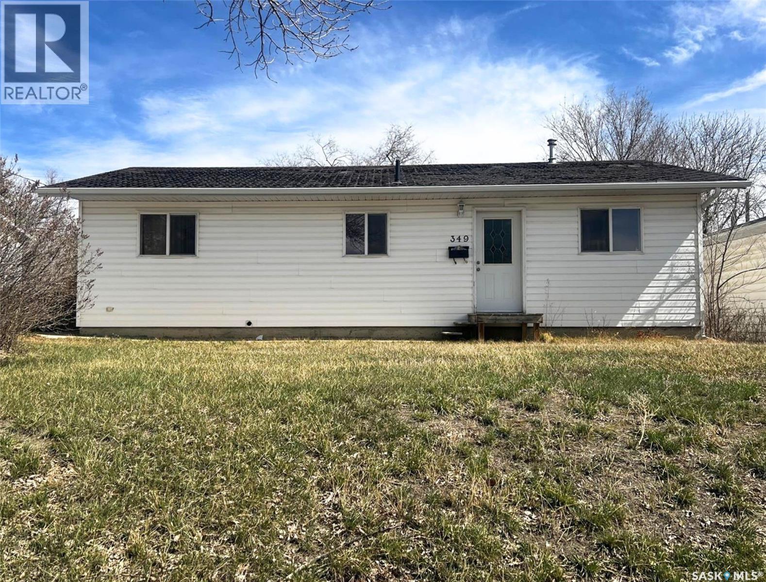 349 10th Avenue Nw, Swift Current, Saskatchewan  S9H 1P1 - Photo 1 - SK033123