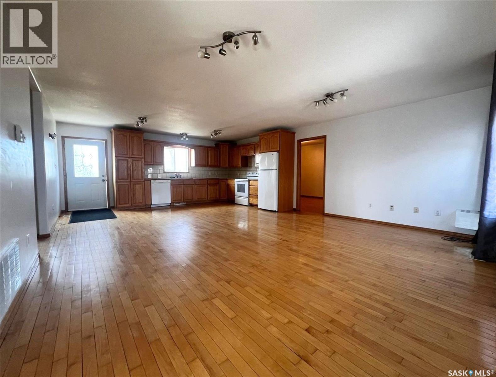 349 10th Avenue Nw, Swift Current, Saskatchewan  S9H 1P1 - Photo 14 - SK033123