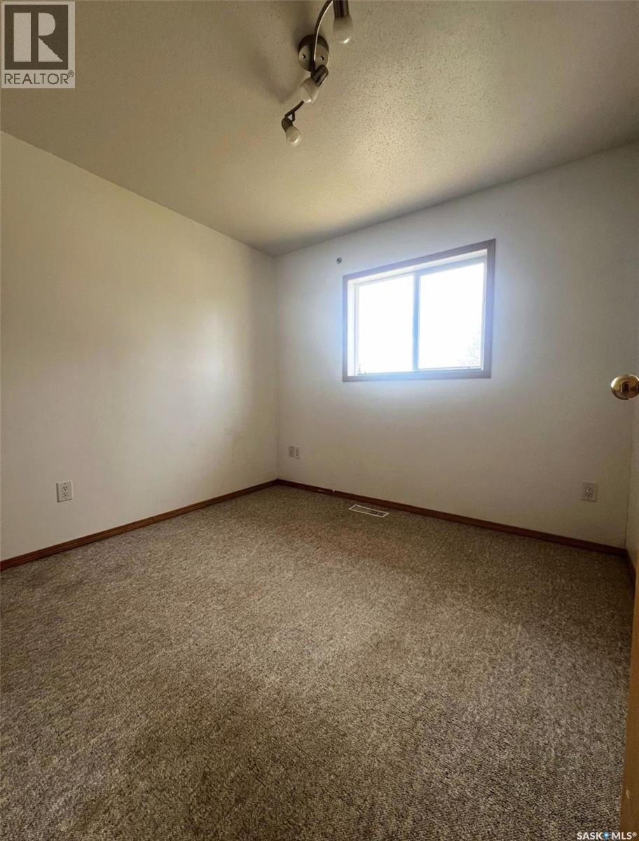 349 10th Avenue Nw, Swift Current, Saskatchewan  S9H 1P1 - Photo 16 - SK033123
