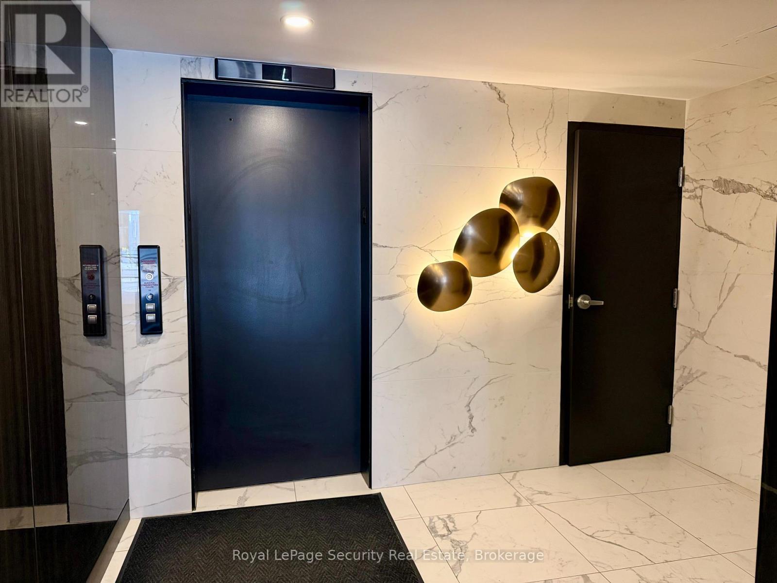 10 - 20 Glebe Road W, Toronto, Ontario  M5P 1C9 - Photo 3 - C12742764