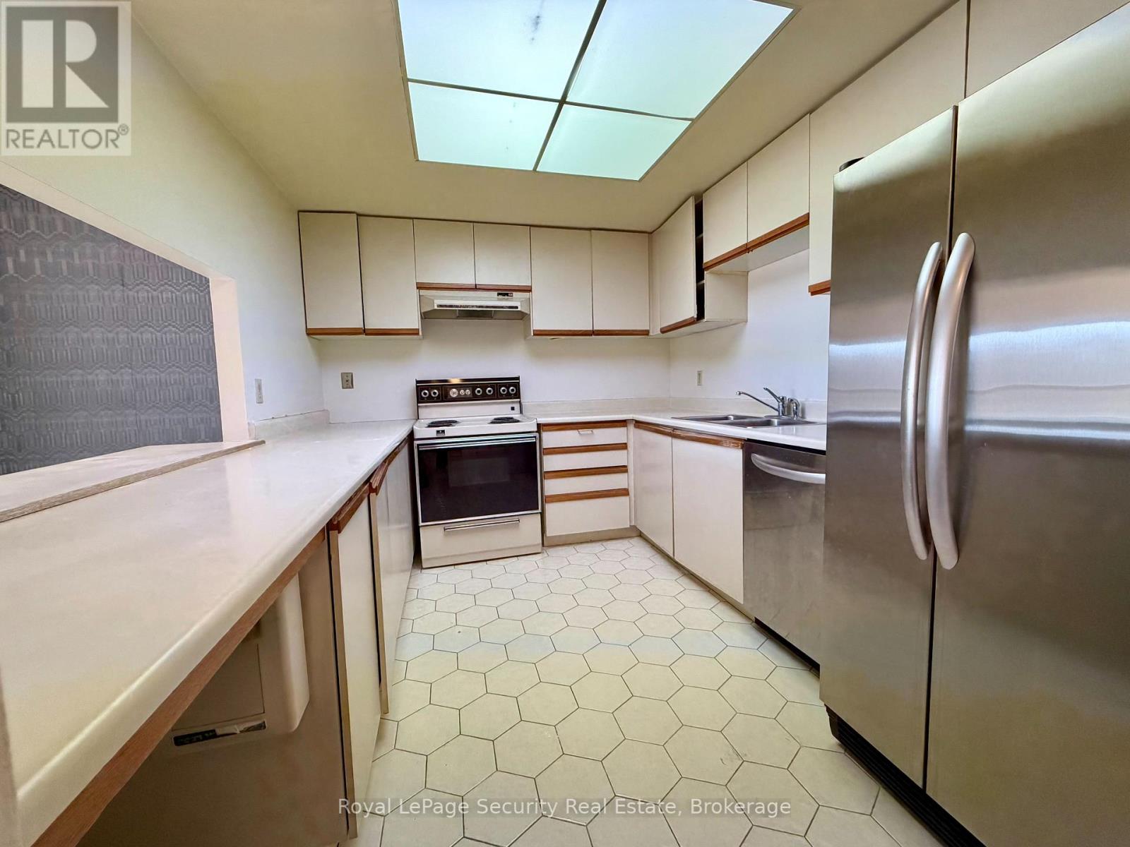 10 - 20 Glebe Road W, Toronto, Ontario  M5P 1C9 - Photo 5 - C12742764