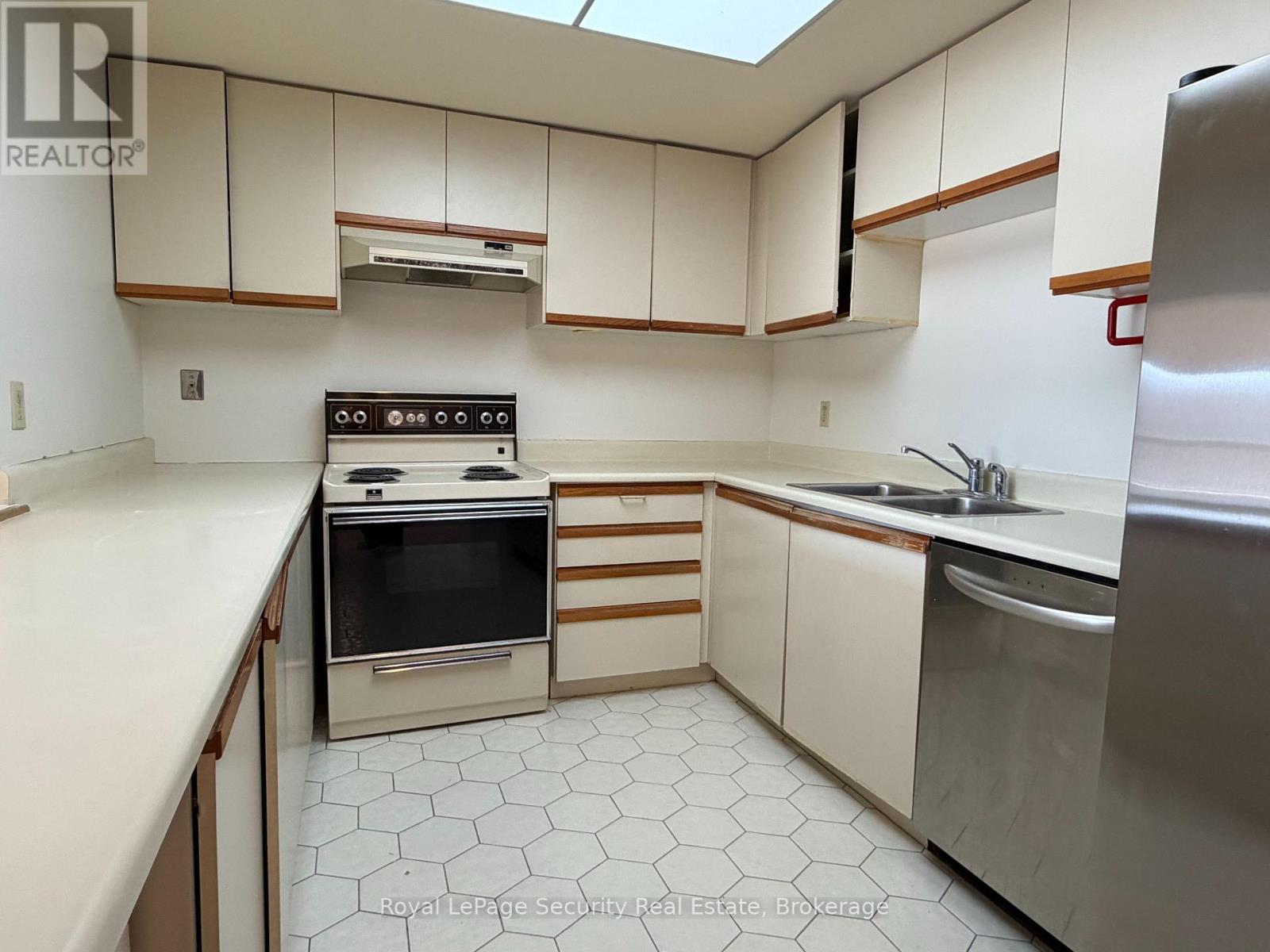 10 - 20 Glebe Road W, Toronto, Ontario  M5P 1C9 - Photo 6 - C12742764