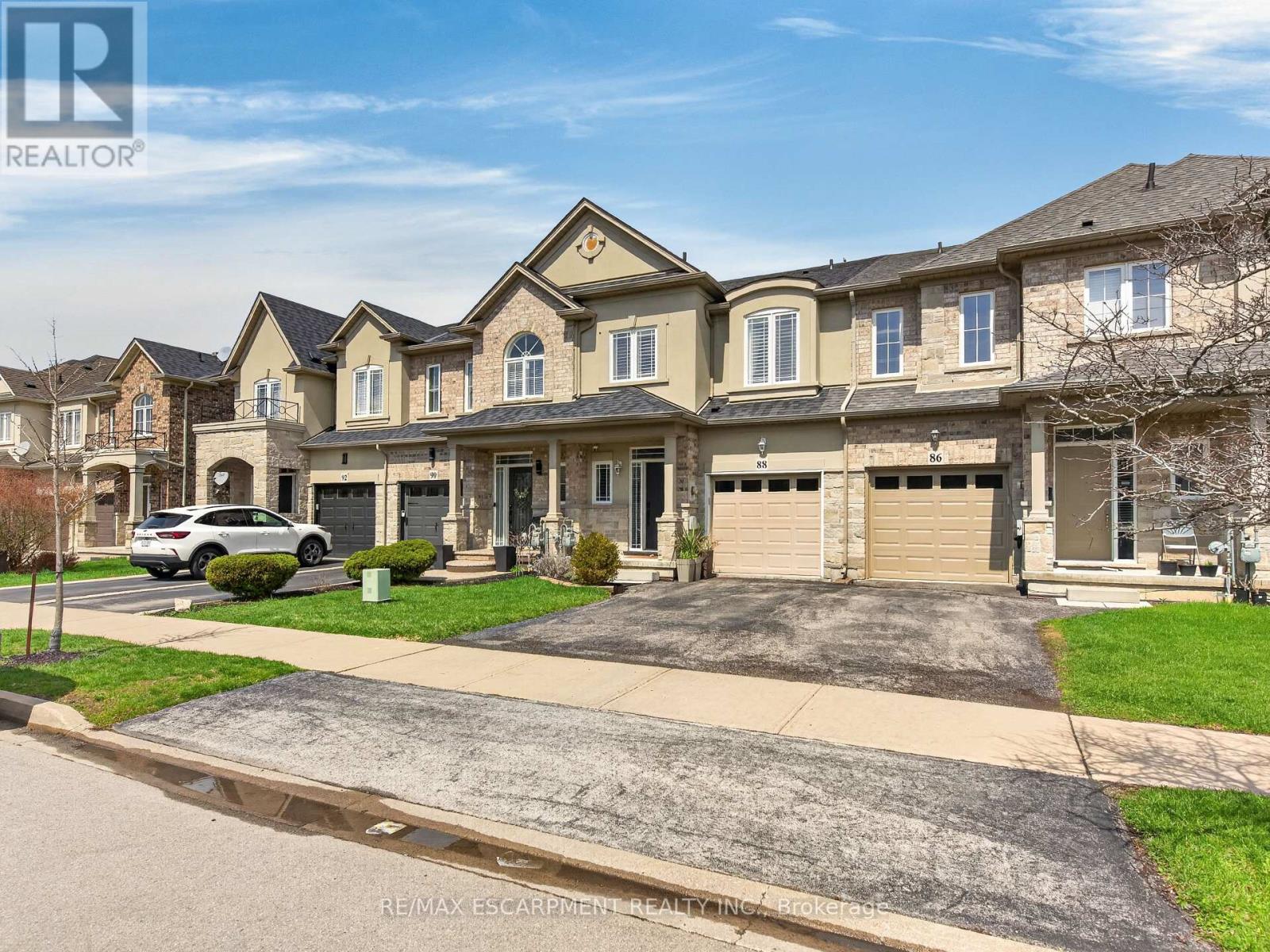 88 Highgate Drive, Hamilton, Ontario  L8J 0C2 - Photo 2 - X13012038