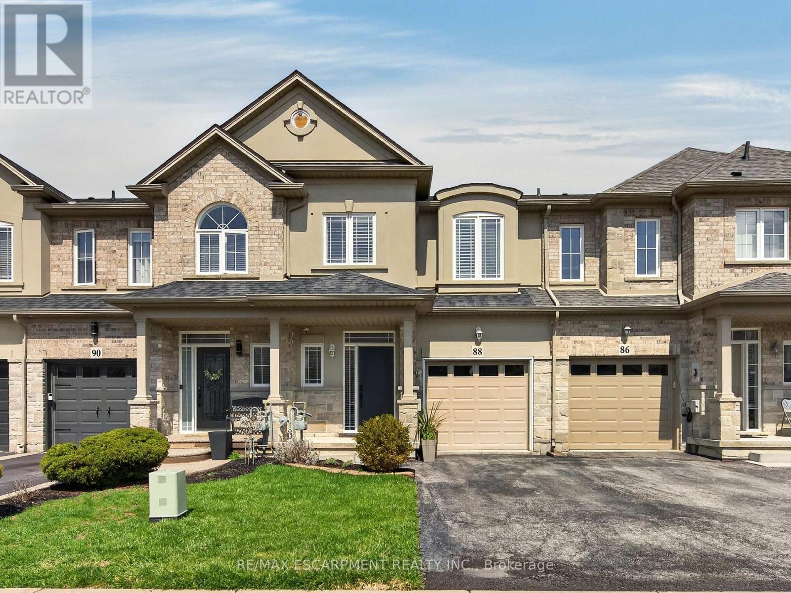 88 Highgate Drive, Hamilton, Ontario  L8J 0C2 - Photo 3 - X13012038