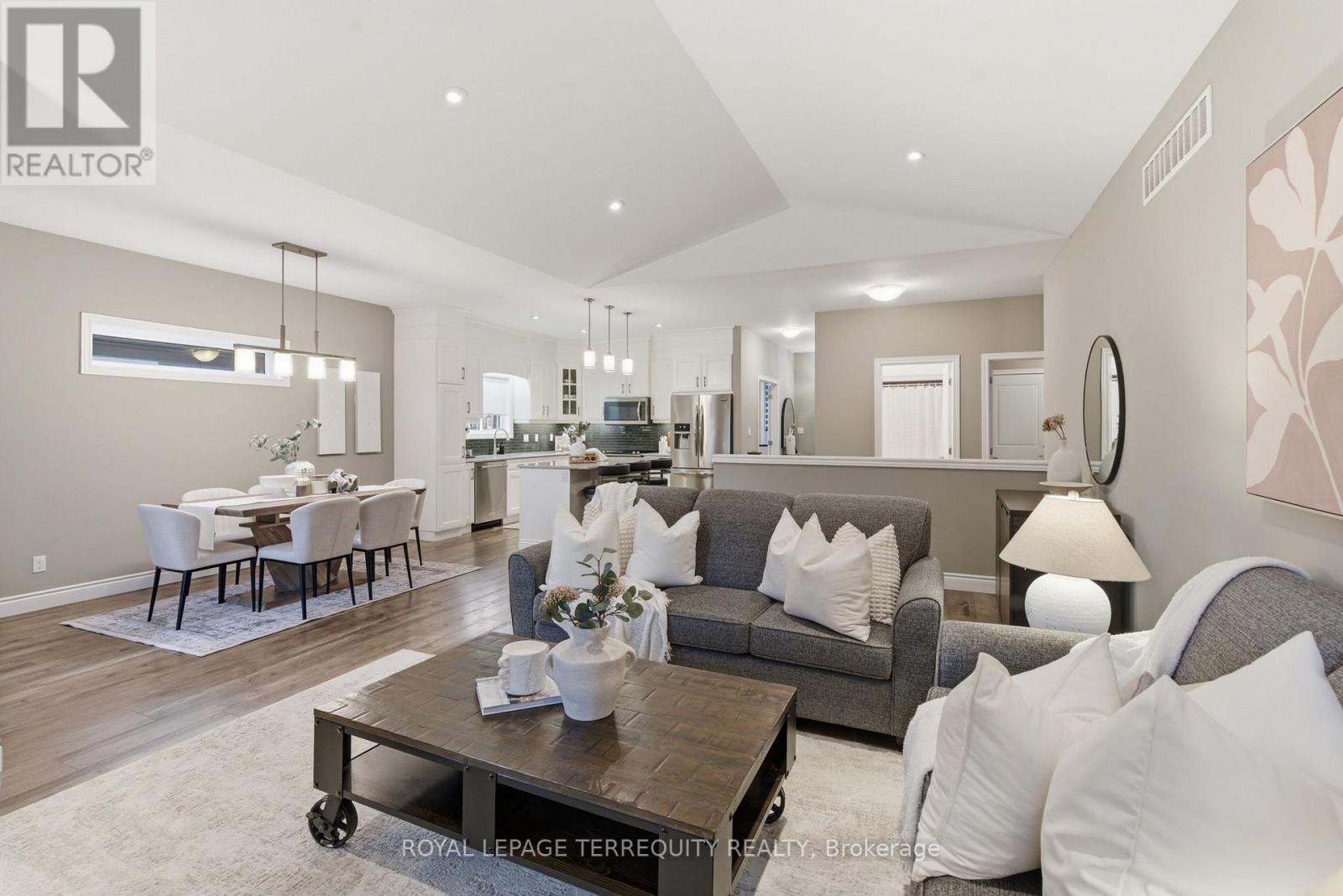 32 Birchmount Street, Quinte West, Ontario  K8V 0C6 - Photo 17 - X13012102