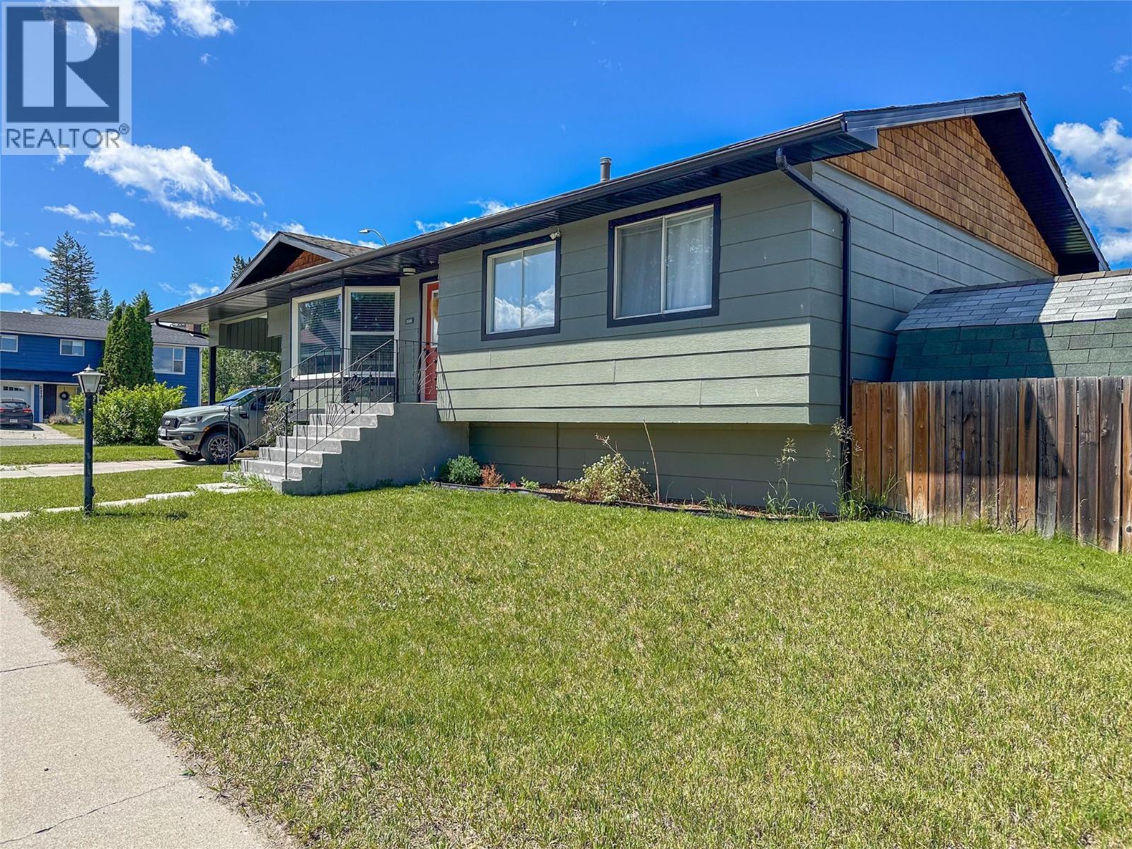 2320 5th Street S, Cranbrook, British Columbia  V1C 4Z7 - Photo 1 - 10383887