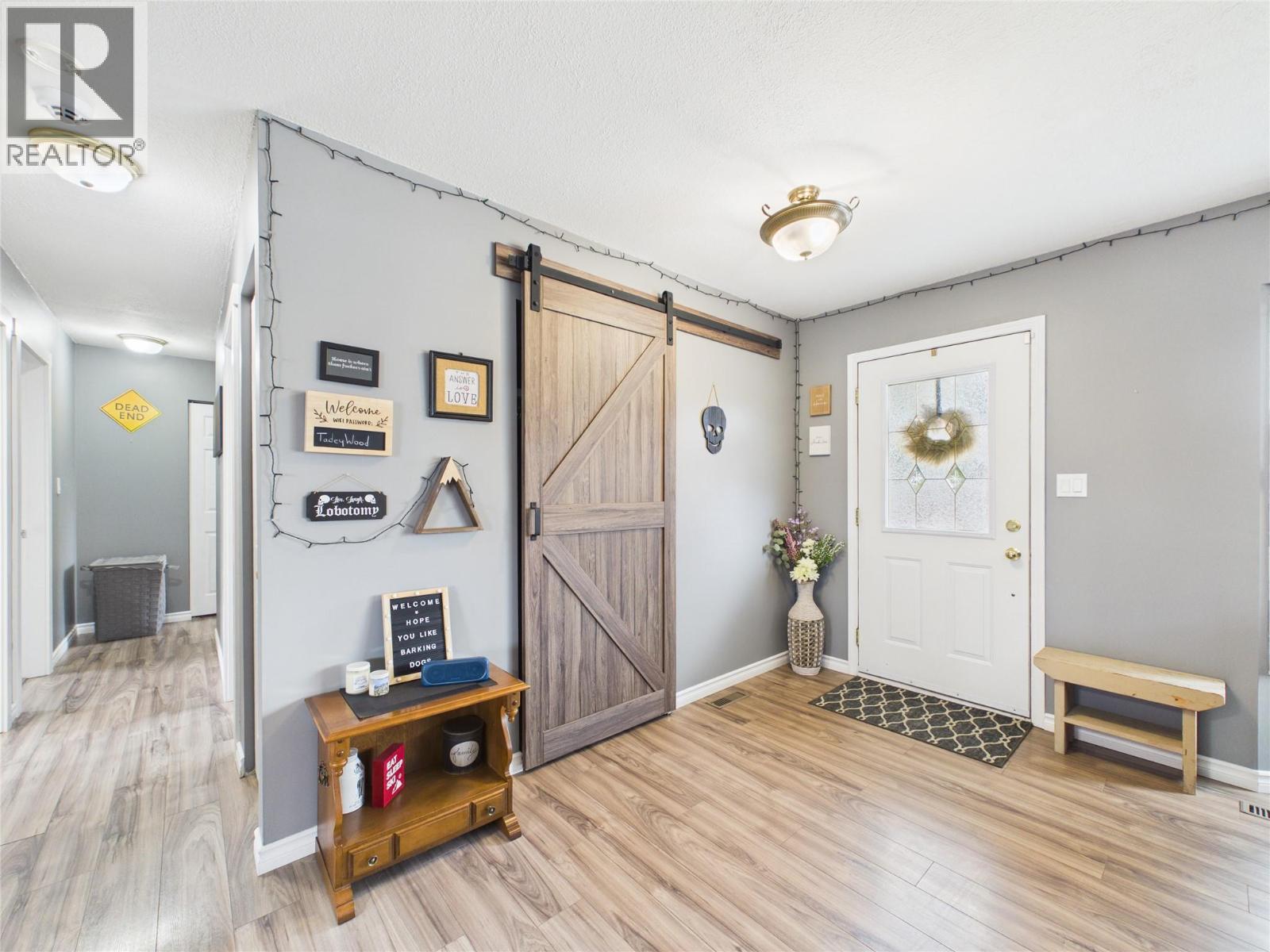 2320 5th Street S, Cranbrook, British Columbia  V1C 4Z7 - Photo 4 - 10383887