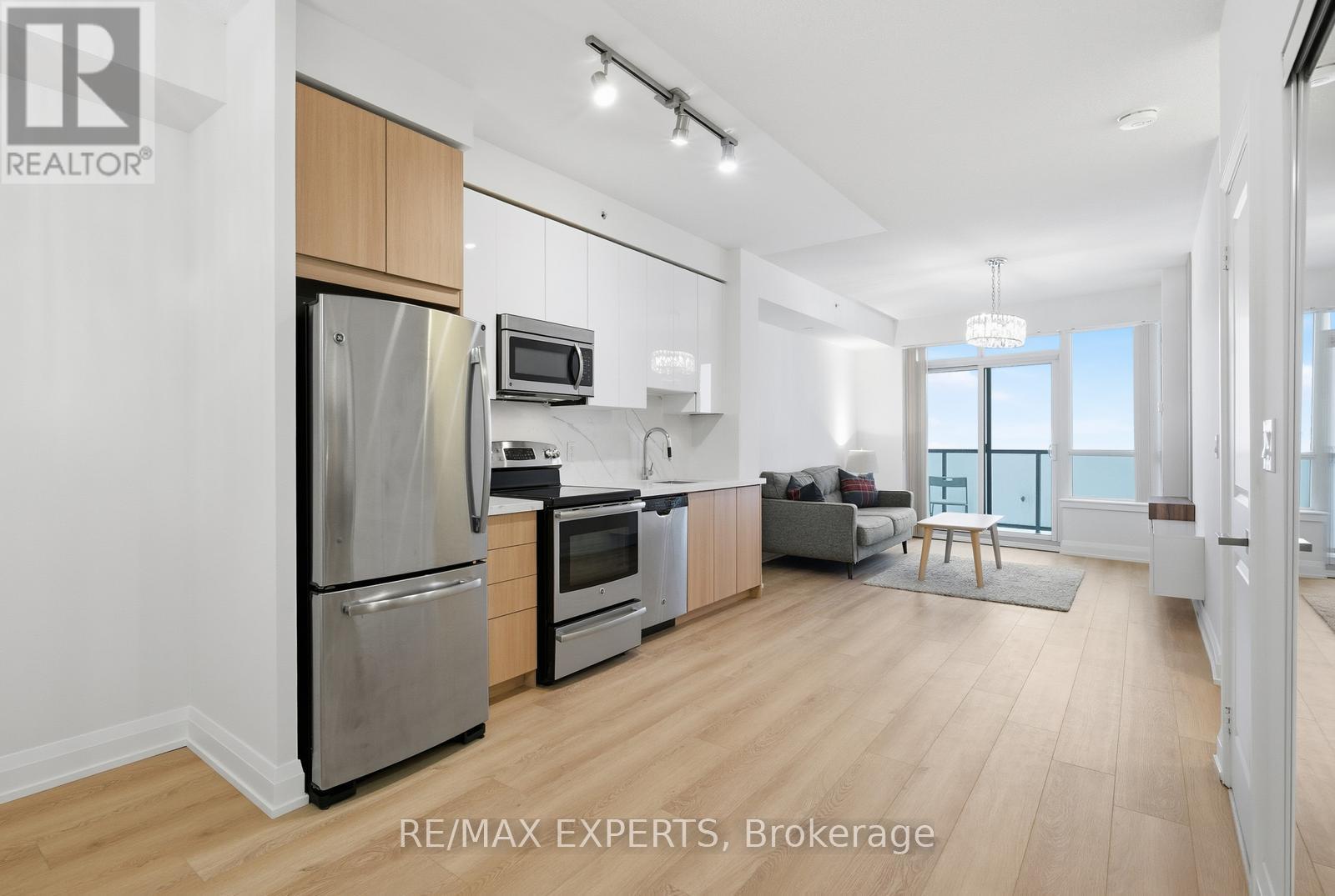 2433 - 7161 Yonge Street, Markham, Ontario  L3T 0C8 - Photo 6 - N12989834