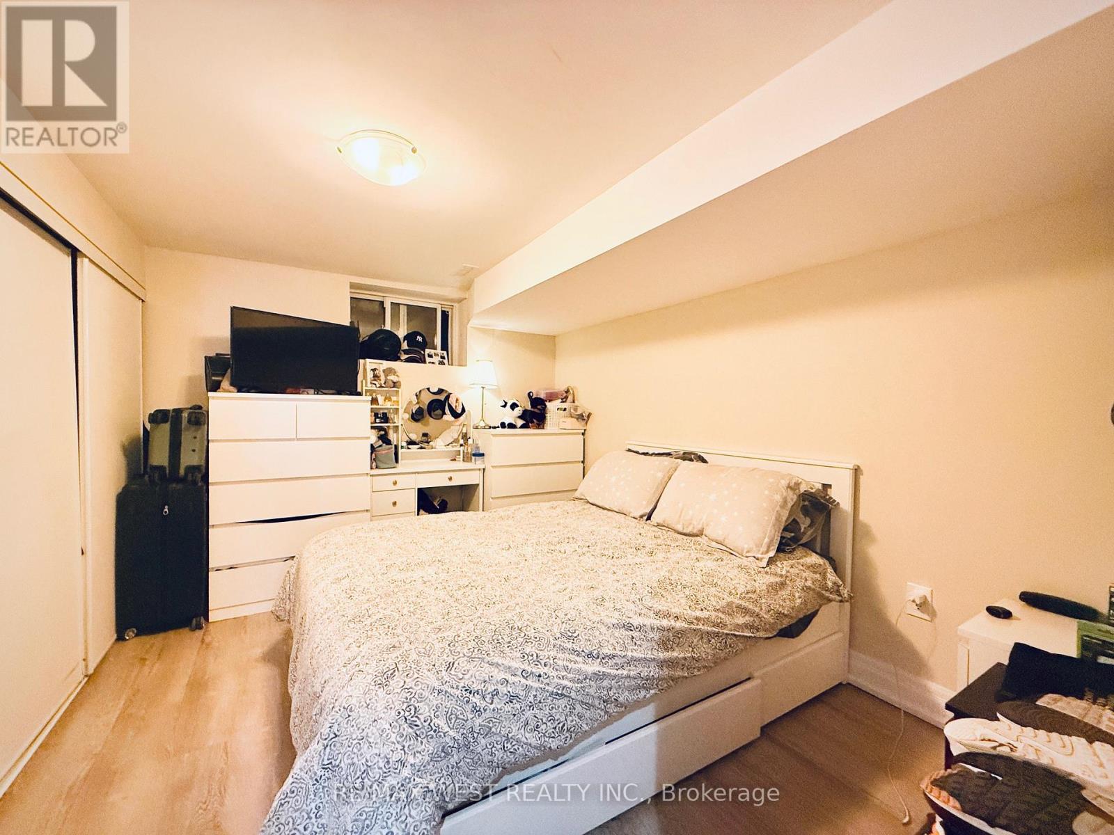 Lower - 48 Keystone Avenue, Toronto, Ontario  M4C 1H4 - Photo 11 - E12689810