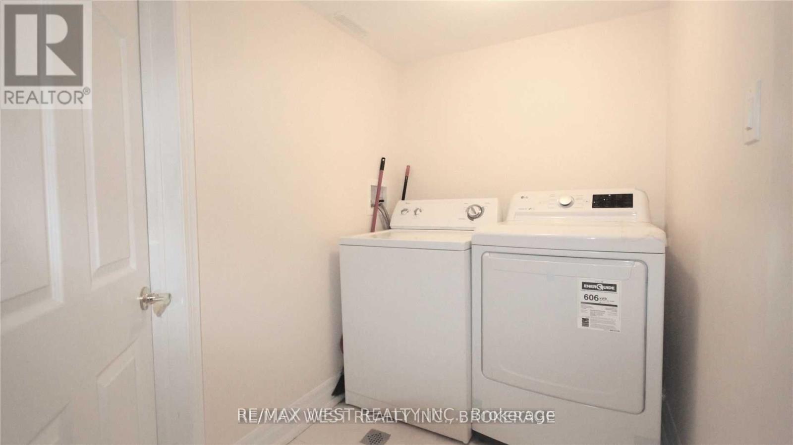 Lower - 48 Keystone Avenue, Toronto, Ontario  M4C 1H4 - Photo 17 - E12689810