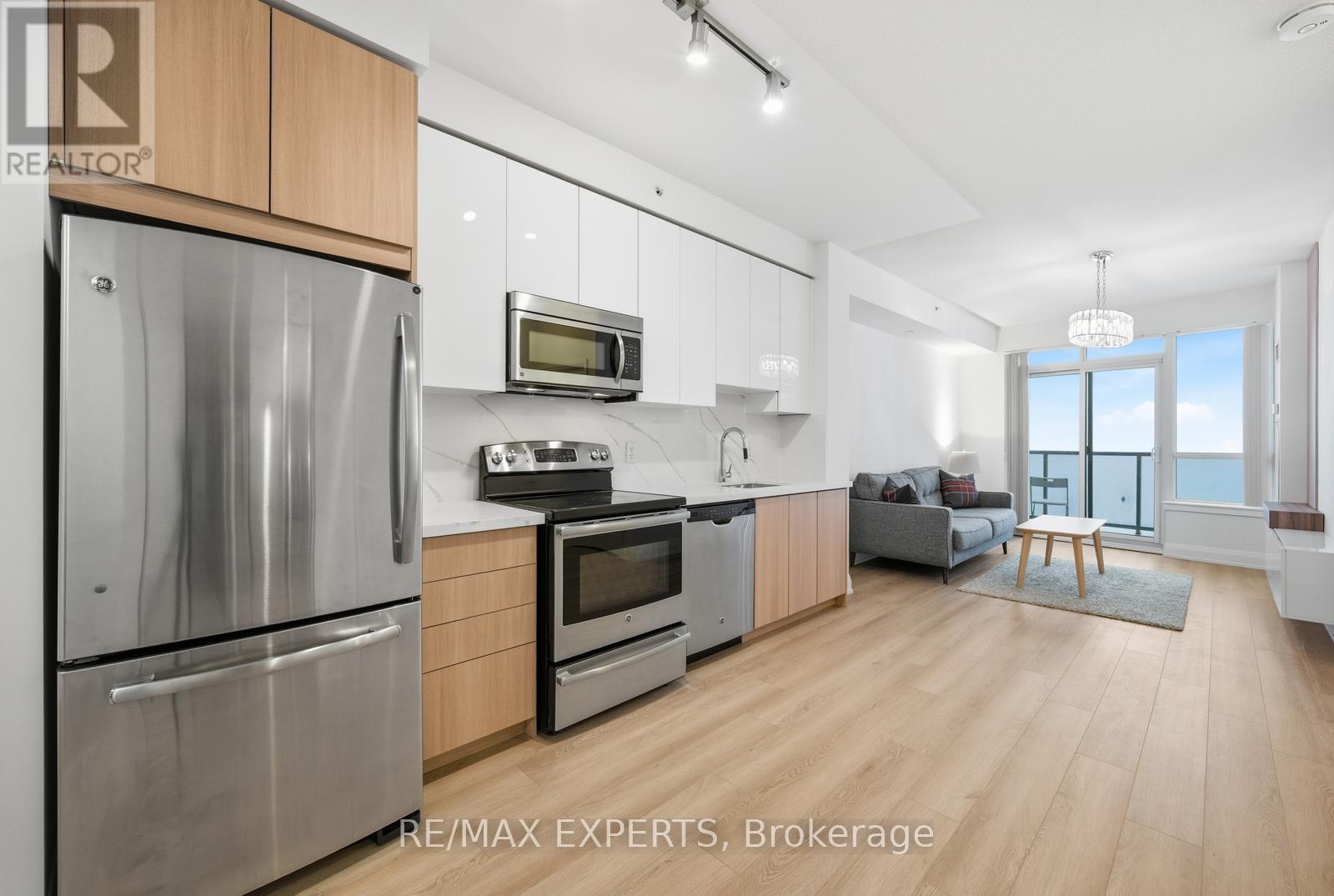 2433 - 7161 Yonge Street, Markham, Ontario  L3T 0C8 - Photo 8 - N12989834