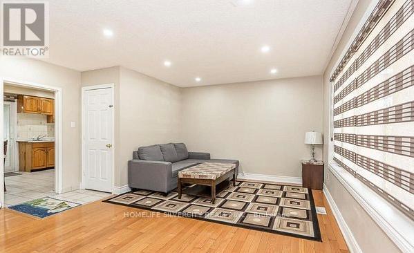 7208 Hermitage Road, Mississauga, Ontario  L4T 2S4 - Photo 8 - W12995128