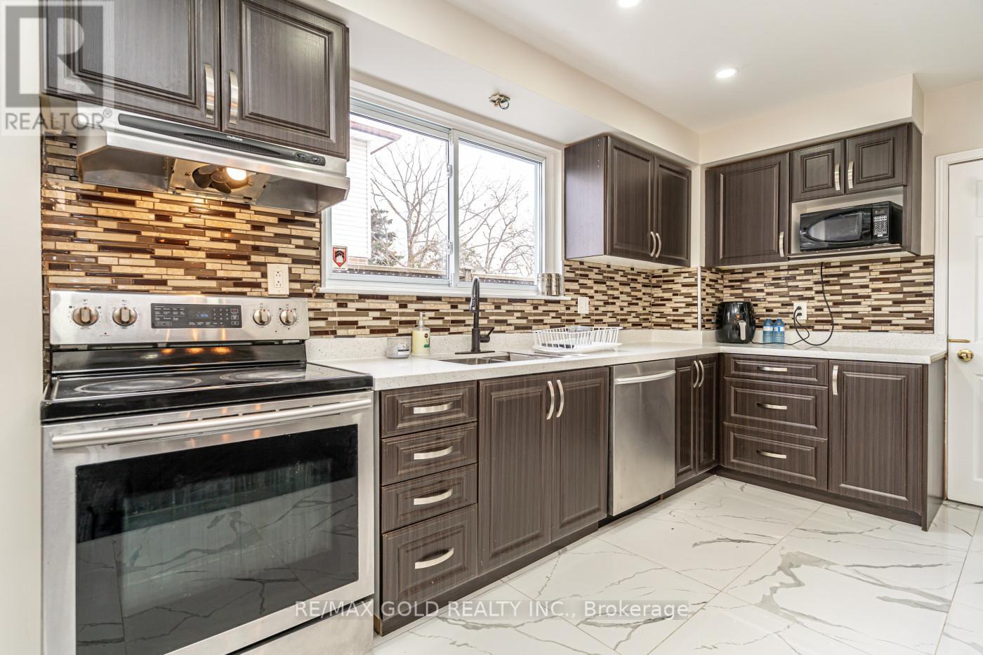 1 Elrose Road, Brampton, Ontario  L6T 2C2 - Photo 16 - W13011270