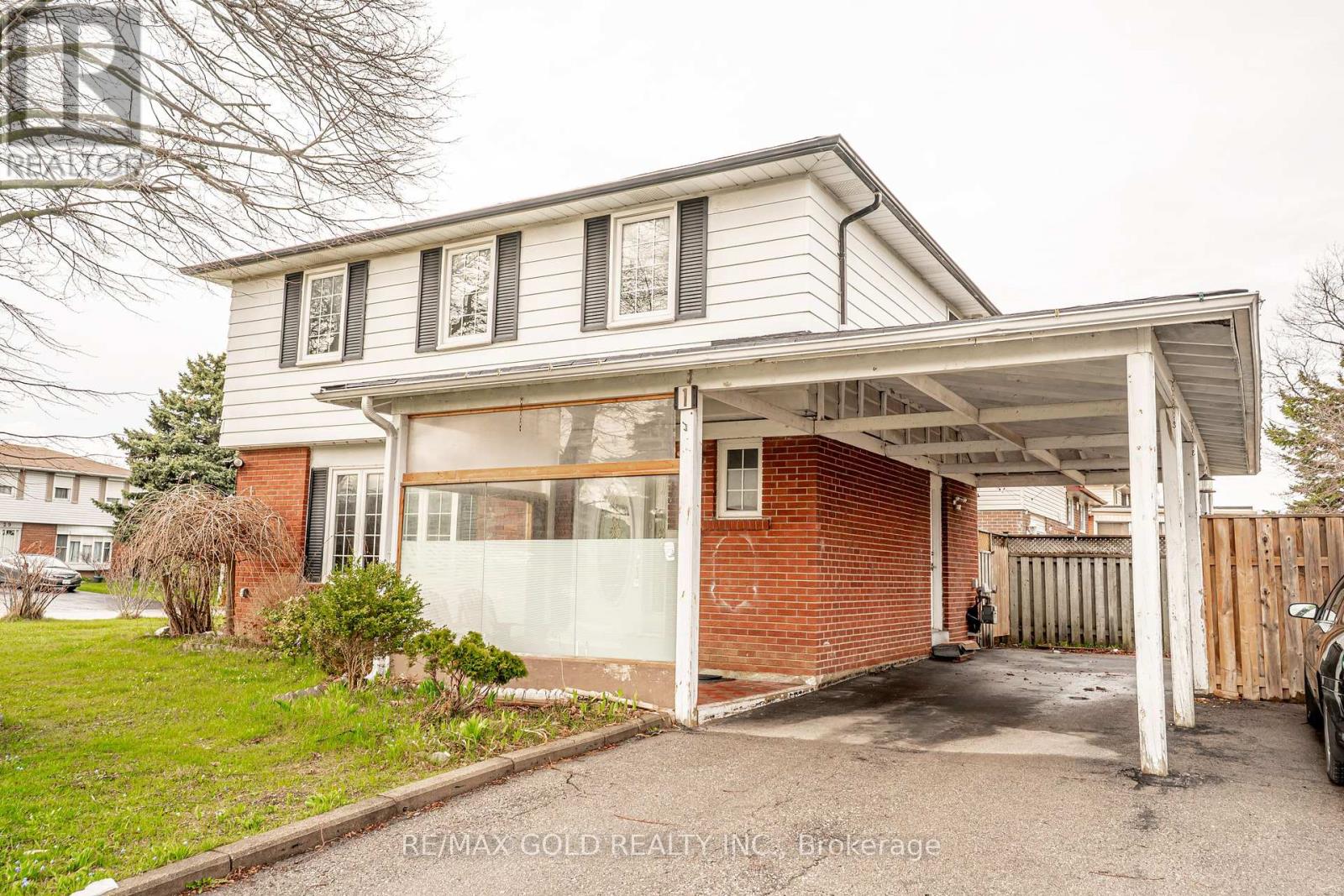 1 Elrose Road, Brampton, Ontario  L6T 2C2 - Photo 3 - W13011270