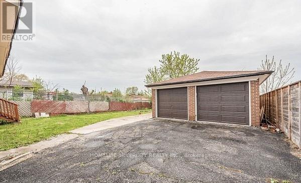 7208 Hermitage Road, Mississauga, Ontario  L4T 2S4 - Photo 20 - W12995128