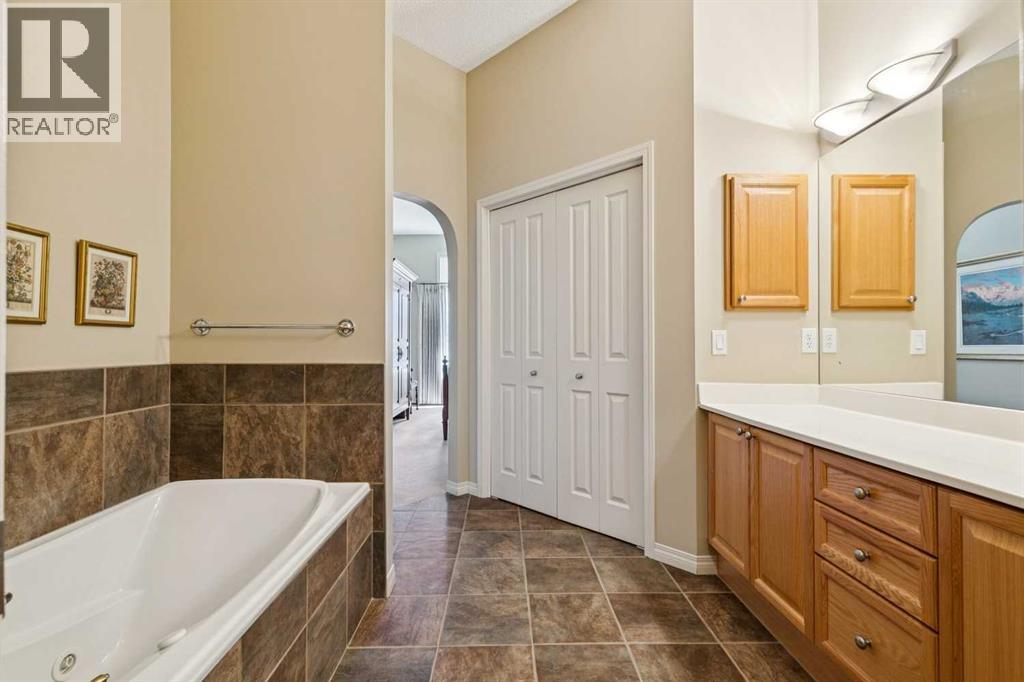 19 Wentworth Gardens SW, Calgary, Alberta  T3H 4L7 - Photo 17 - A2302321