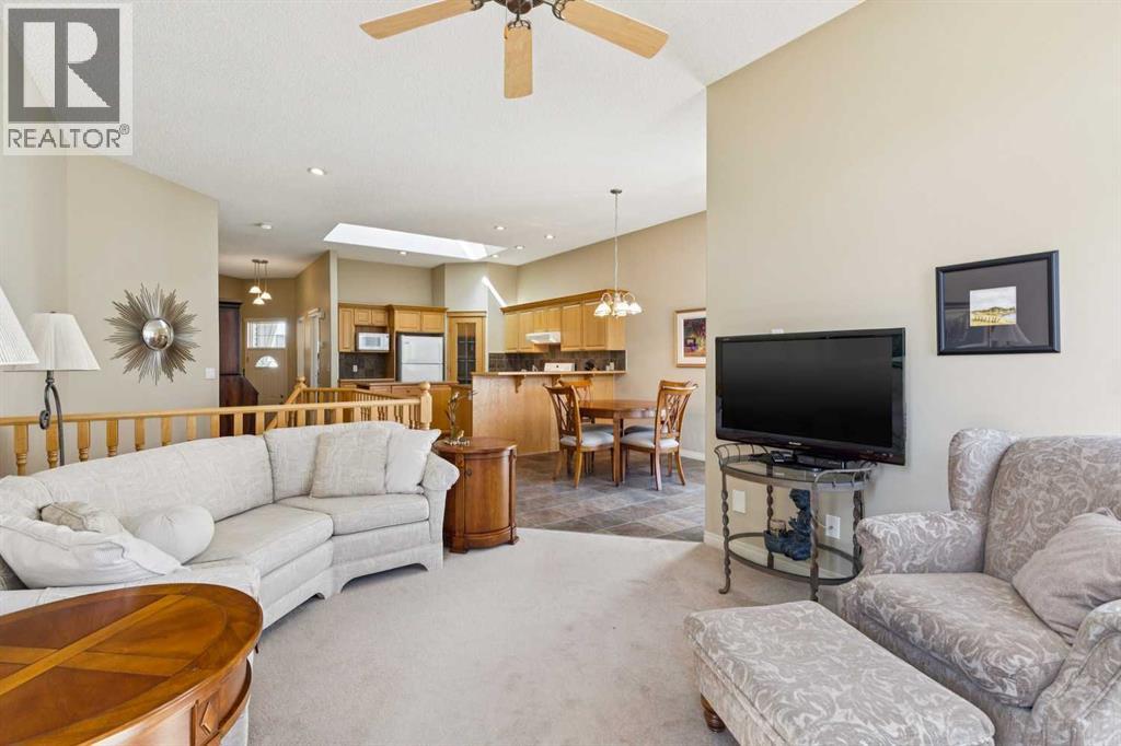 19 Wentworth Gardens SW, Calgary, Alberta  T3H 4L7 - Photo 5 - A2302321