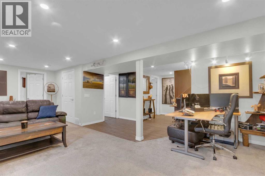 60 Dalhurst Way Nw, Calgary, Alberta  T3A 1N7 - Photo 21 - A2300689