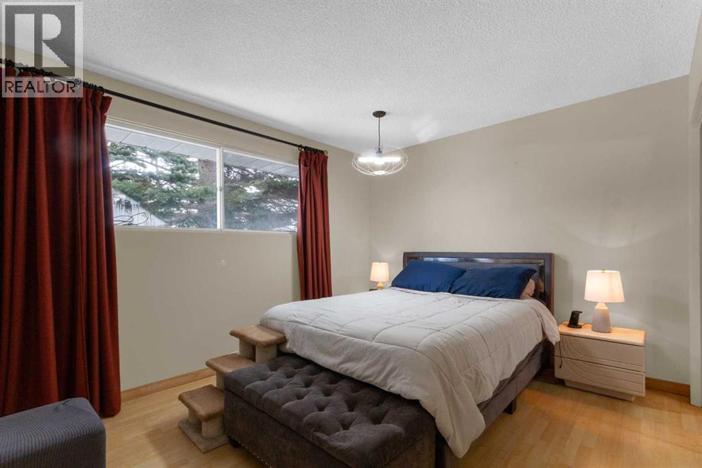 60 Dalhurst Way Nw, Calgary, Alberta  T3A 1N7 - Photo 12 - A2300689